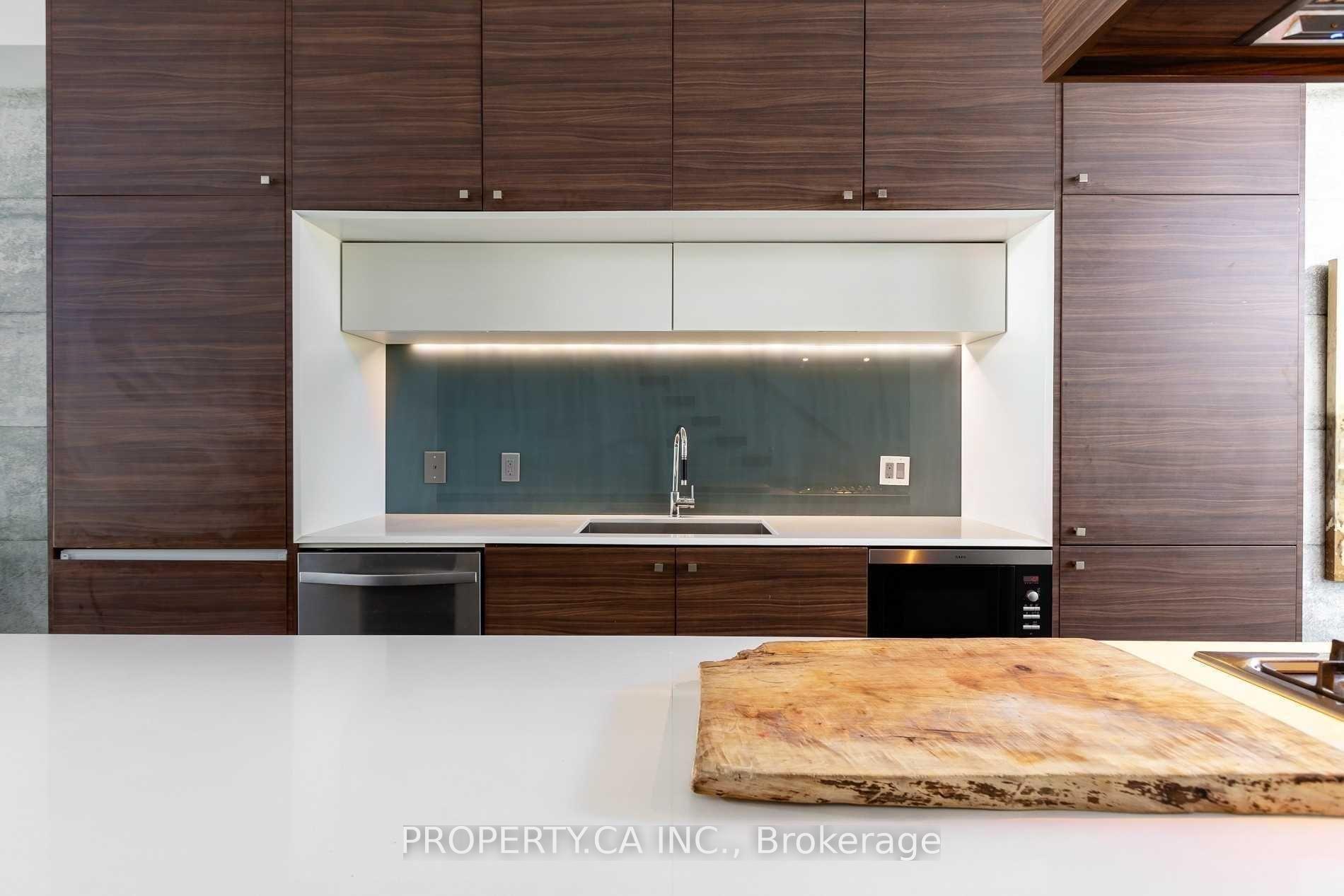 Photo 7 of 238 Manning Avenue, Toronto, Trinity-Bellwoods — HOMEH