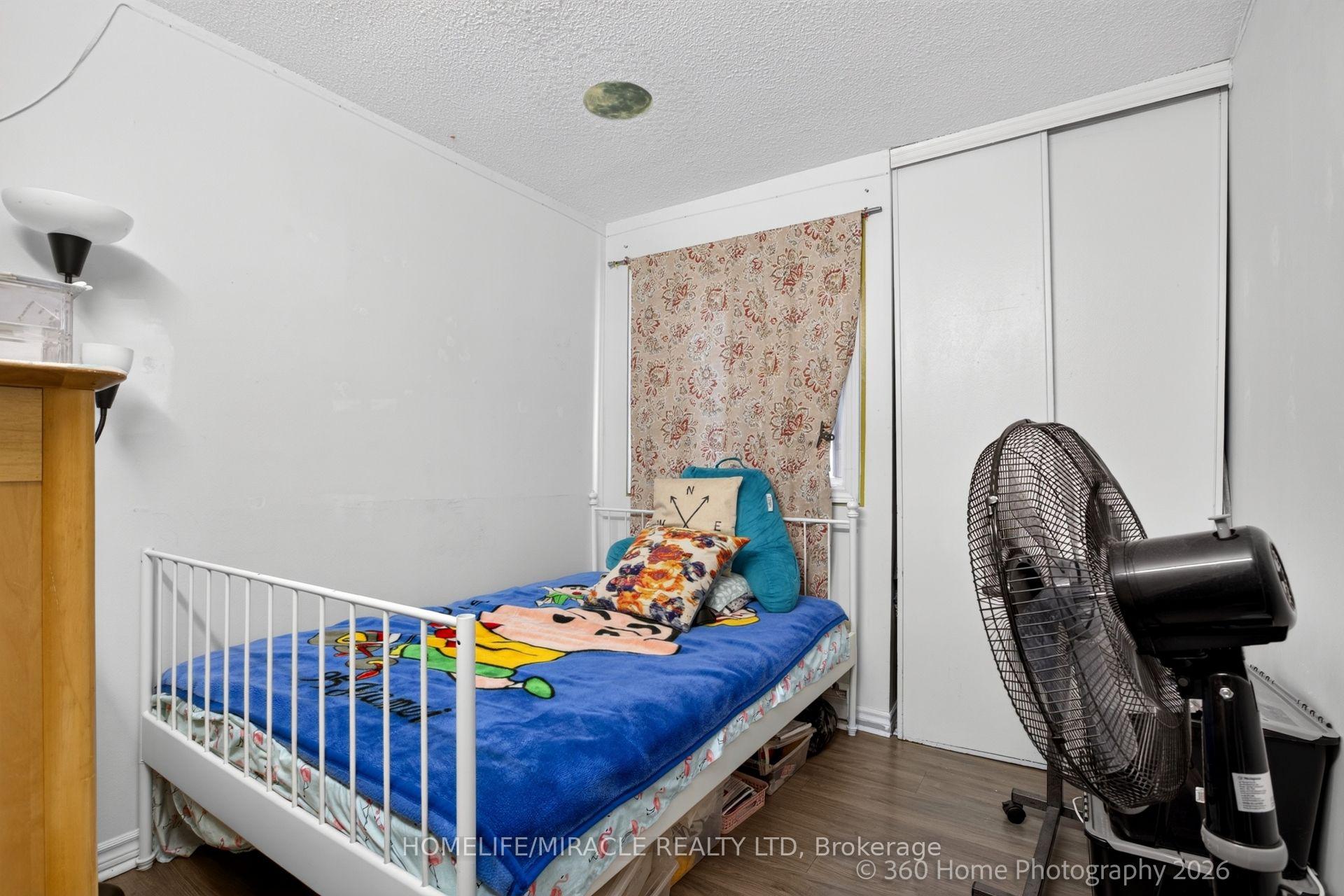 Photo 8 of Unit 165, 74 Springfair Avenue, Aurora, Aurora Village — HOMEH