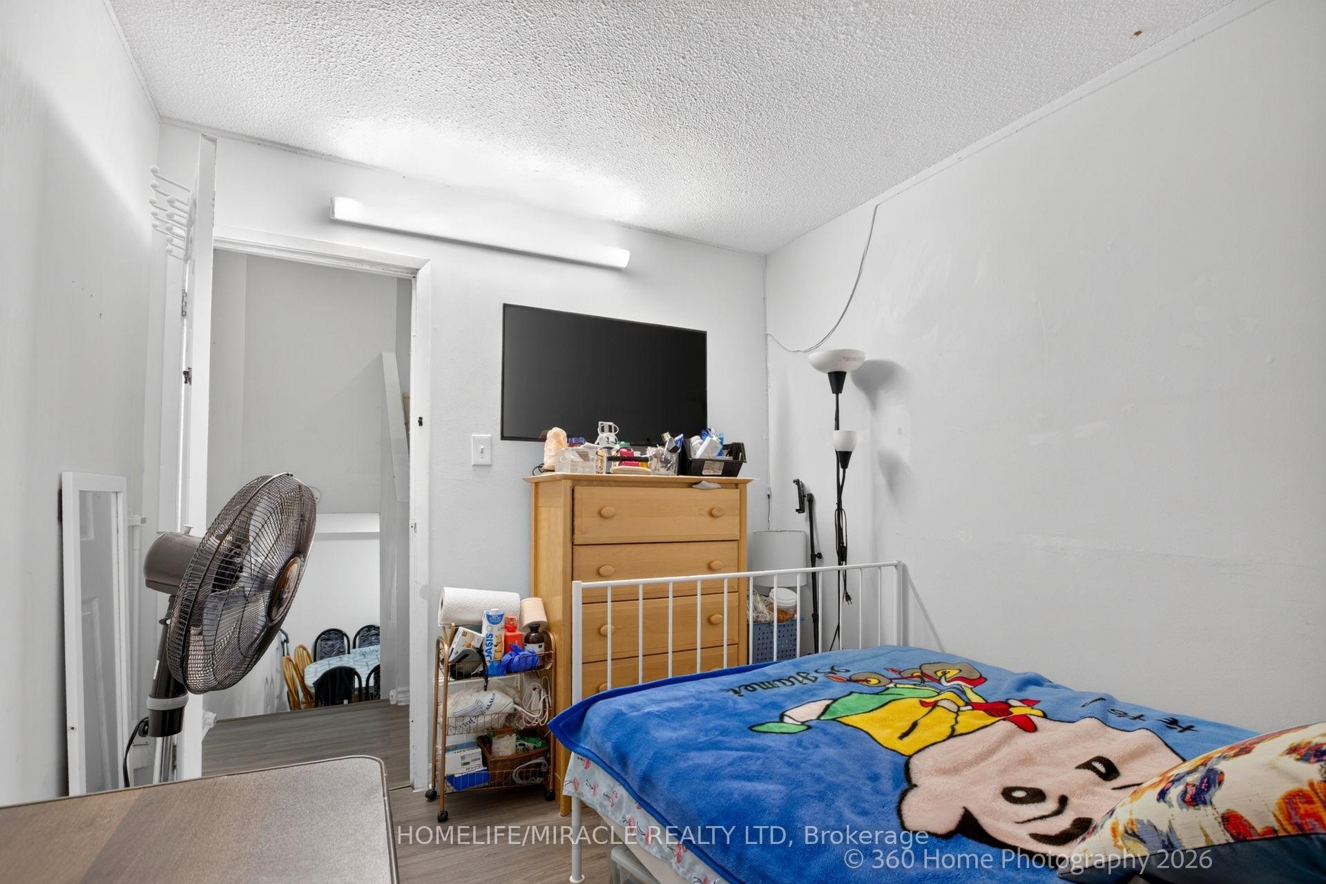 Photo 12 of Unit 165, 74 Springfair Avenue, Aurora, Aurora Village — HOMEH