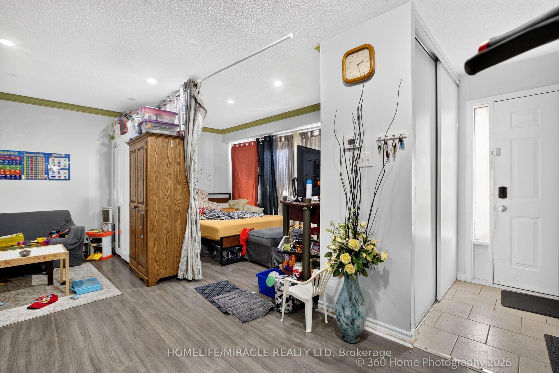 Photo 16 of Unit 165, 74 Springfair Avenue, Aurora, Aurora Village — HOMEH