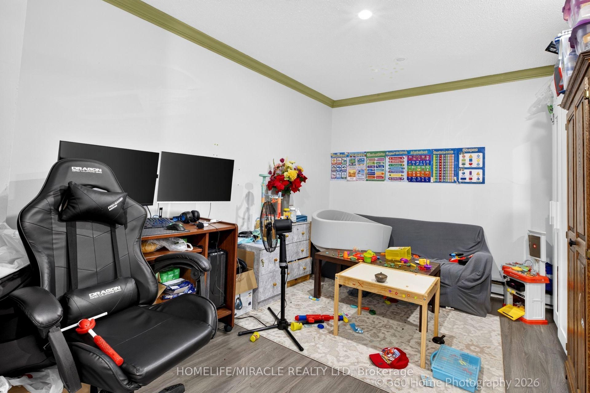 Photo 18 of Unit 165, 74 Springfair Avenue, Aurora, Aurora Village — HOMEH