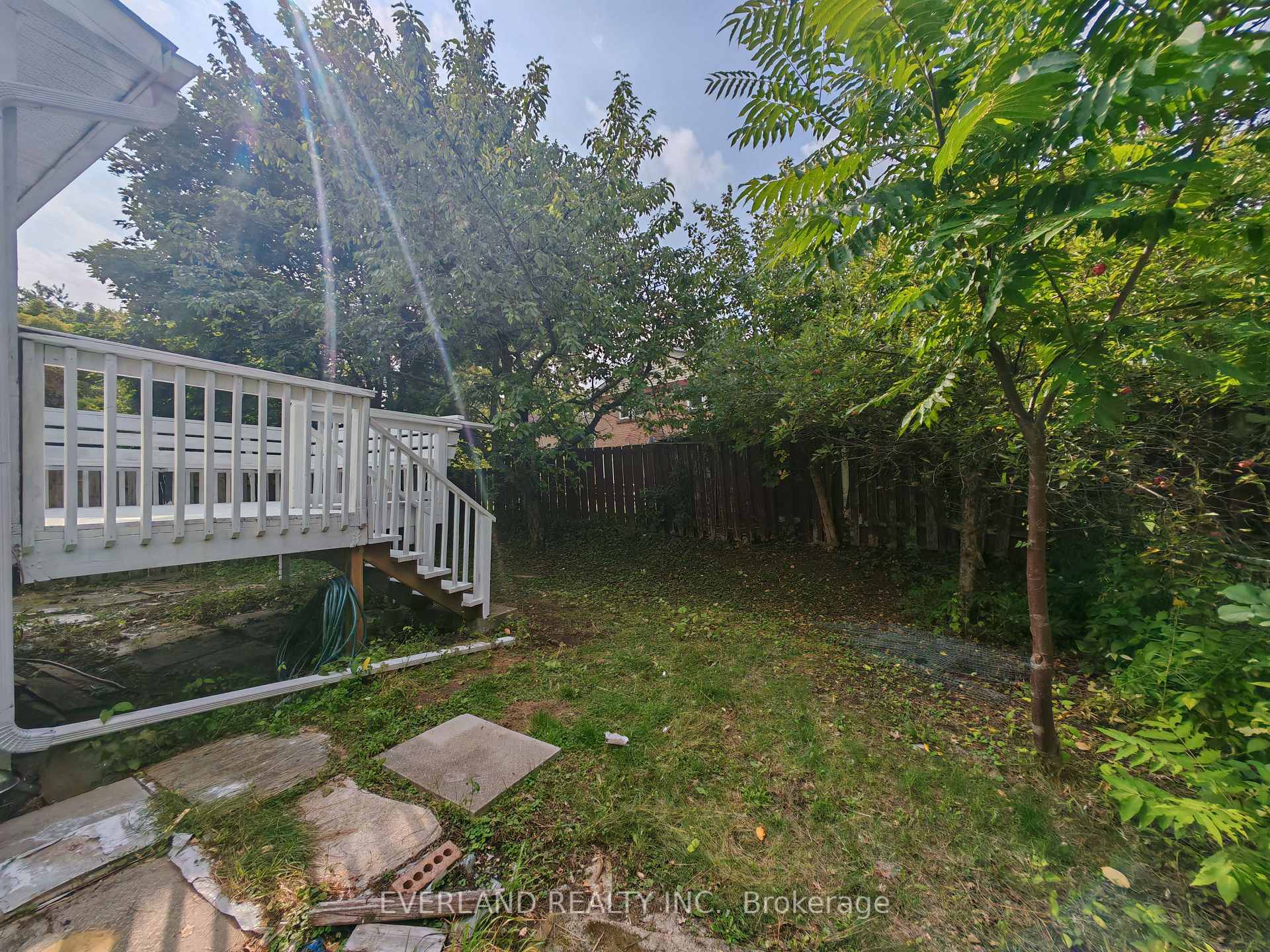 Photo 2 of 18 Camberley Court, Scarborough, Malvern — HOMEH