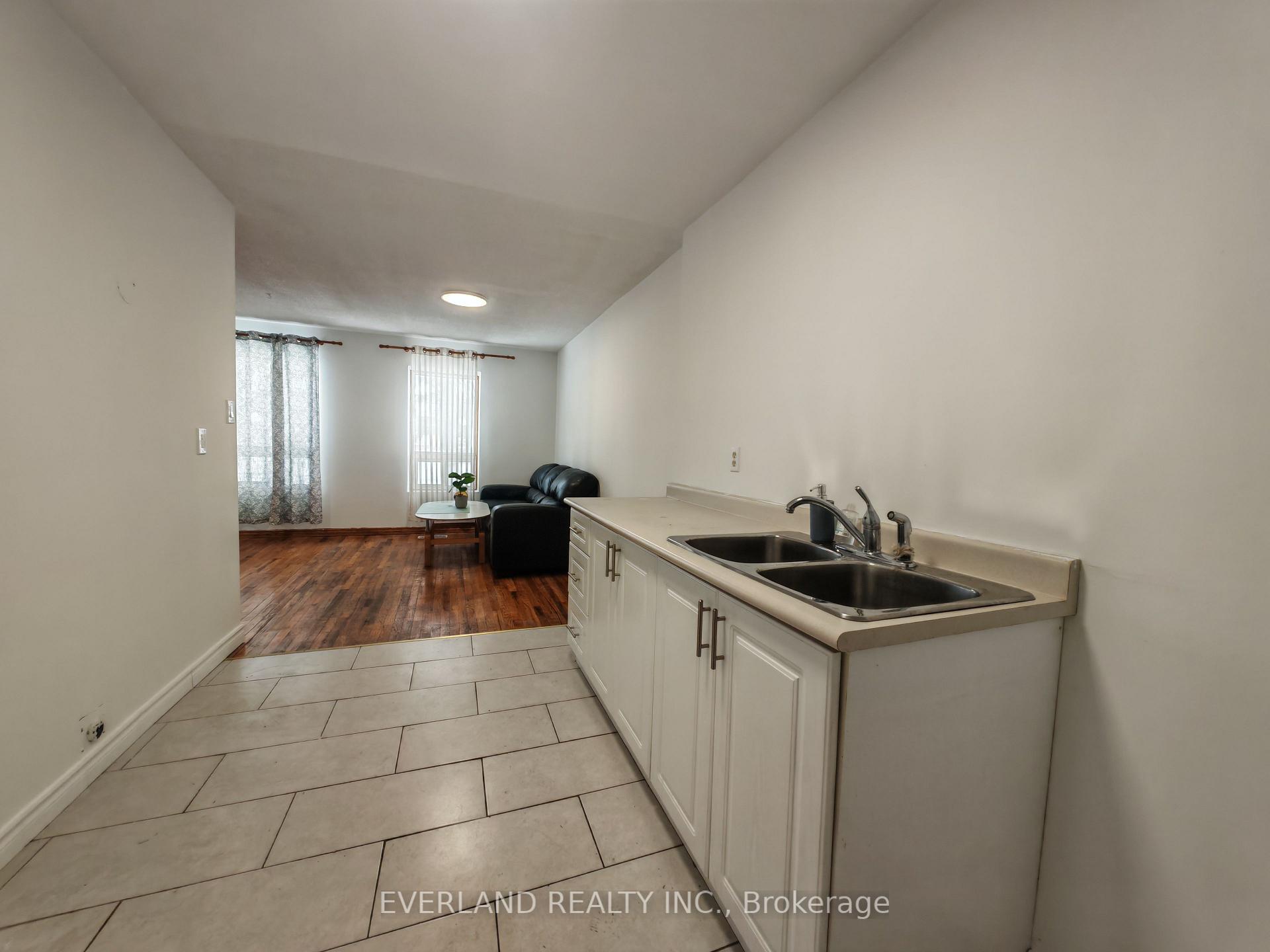 Photo 7 of 18 Camberley Court, Scarborough, Malvern — HOMEH