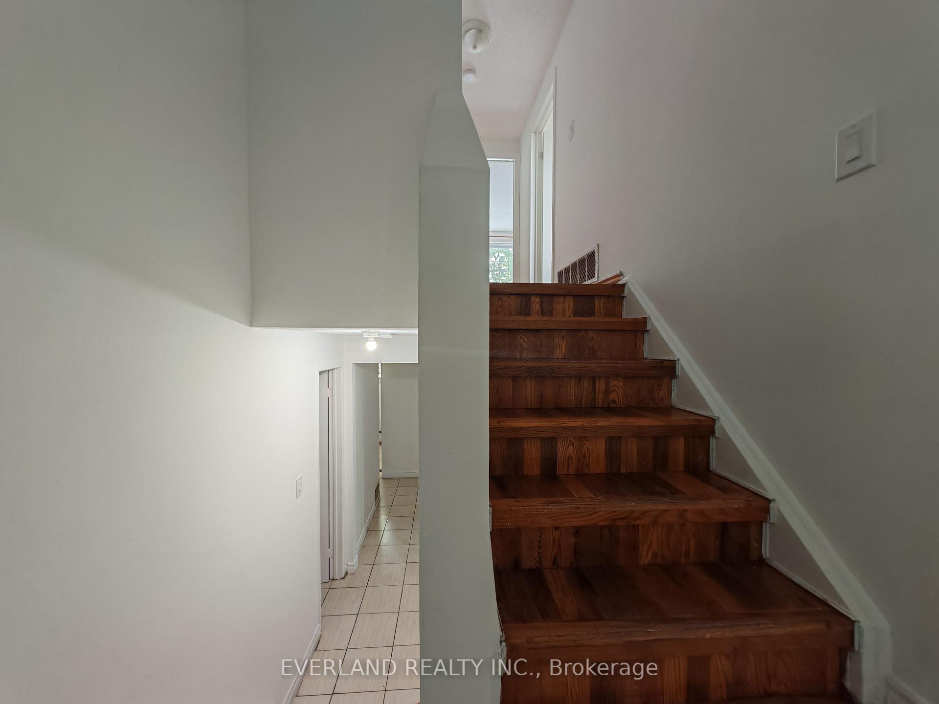 Photo 8 of 18 Camberley Court, Scarborough, Malvern — HOMEH