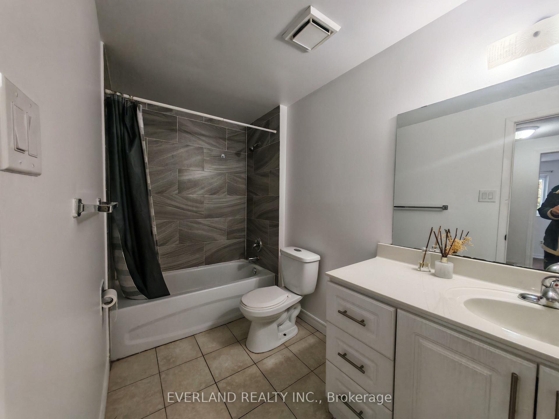 Photo 14 of 18 Camberley Court, Scarborough, Malvern — HOMEH