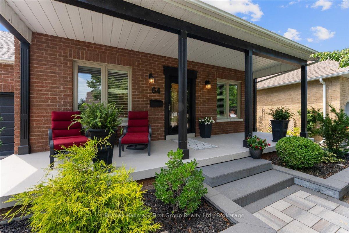 Photo 3 of 64 Waterbury Crescent, Scugog, Port Perry — HOMEH