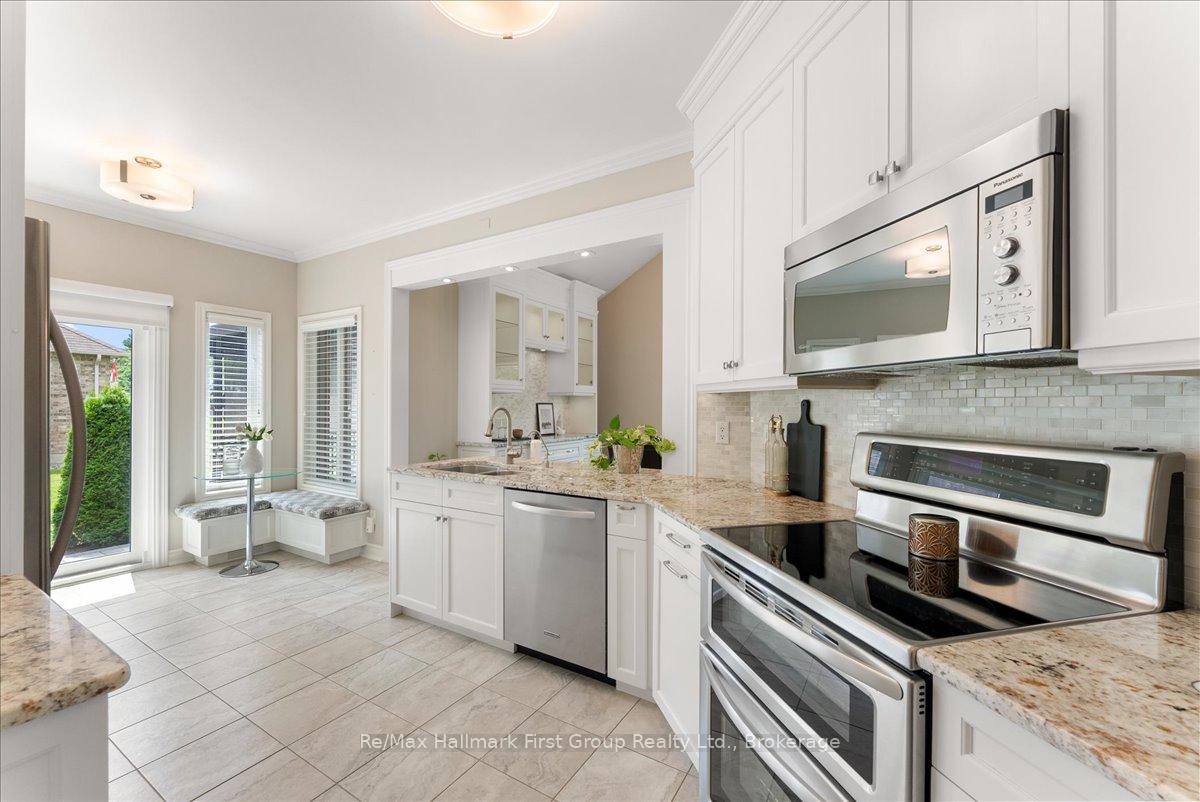 Photo 16 of 64 Waterbury Crescent, Scugog, Port Perry — HOMEH