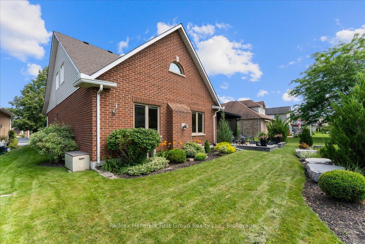 Photo 42 of 64 Waterbury Crescent, Scugog, Port Perry — HOMEH