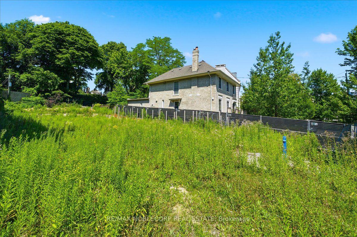 Photo 23 of 180 Dunvegan Road, Toronto, Forest Hill South — HOMEH