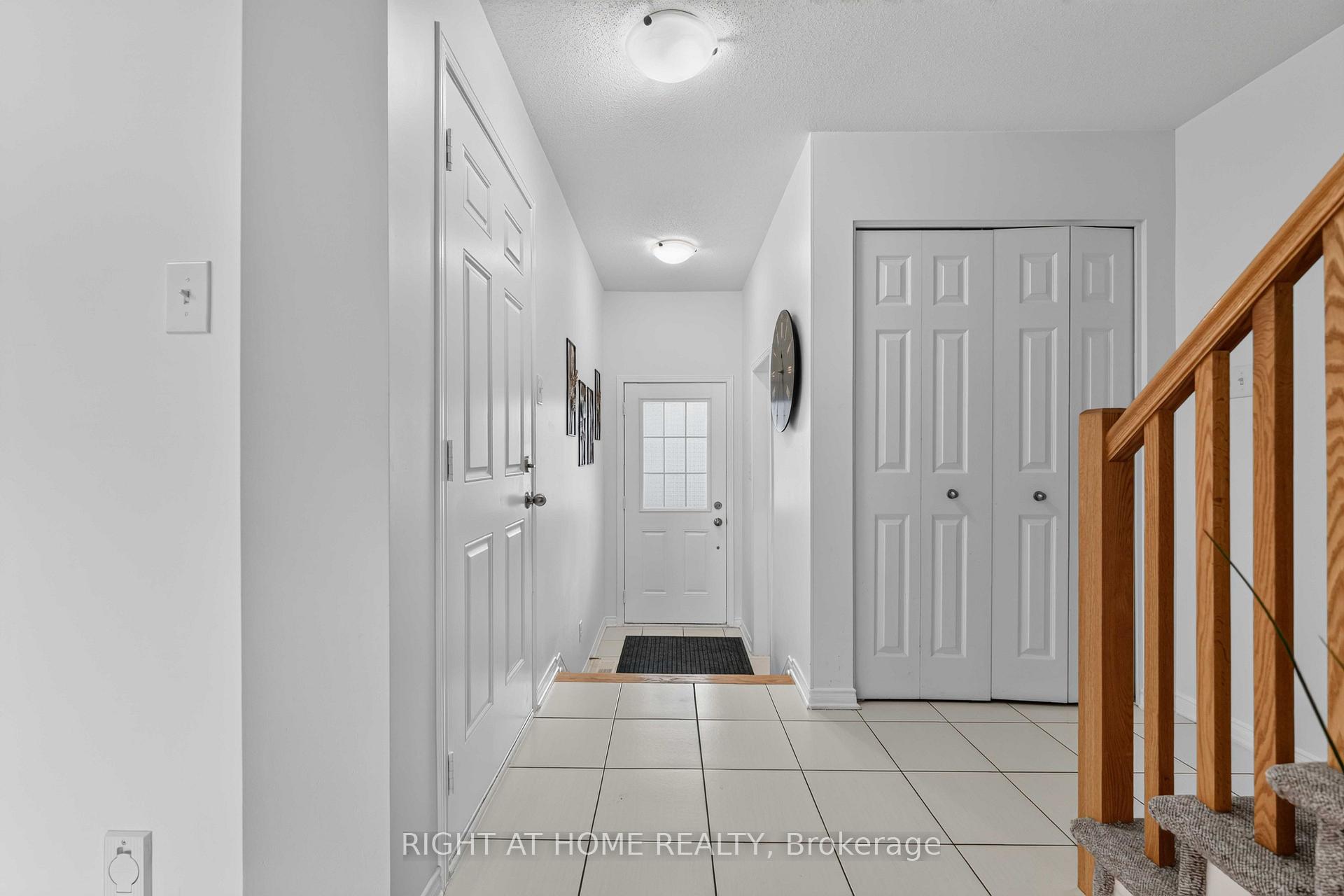 Photo 3 of 343 Amici Terrace, Ottawa, Kanata - Emerald Meadows/Trailwest — HOMEH