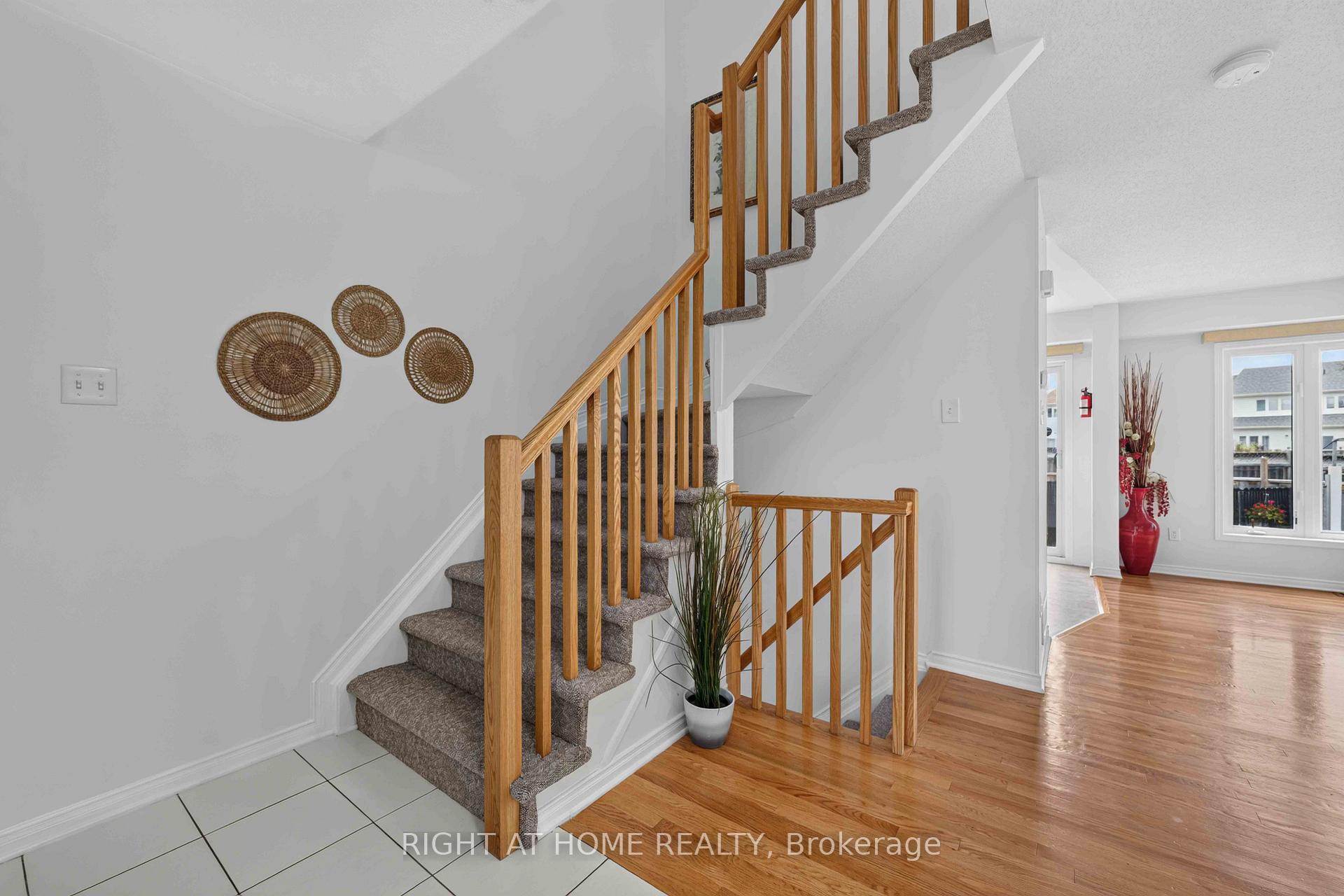 Photo 4 of 343 Amici Terrace, Ottawa, Kanata - Emerald Meadows/Trailwest — HOMEH