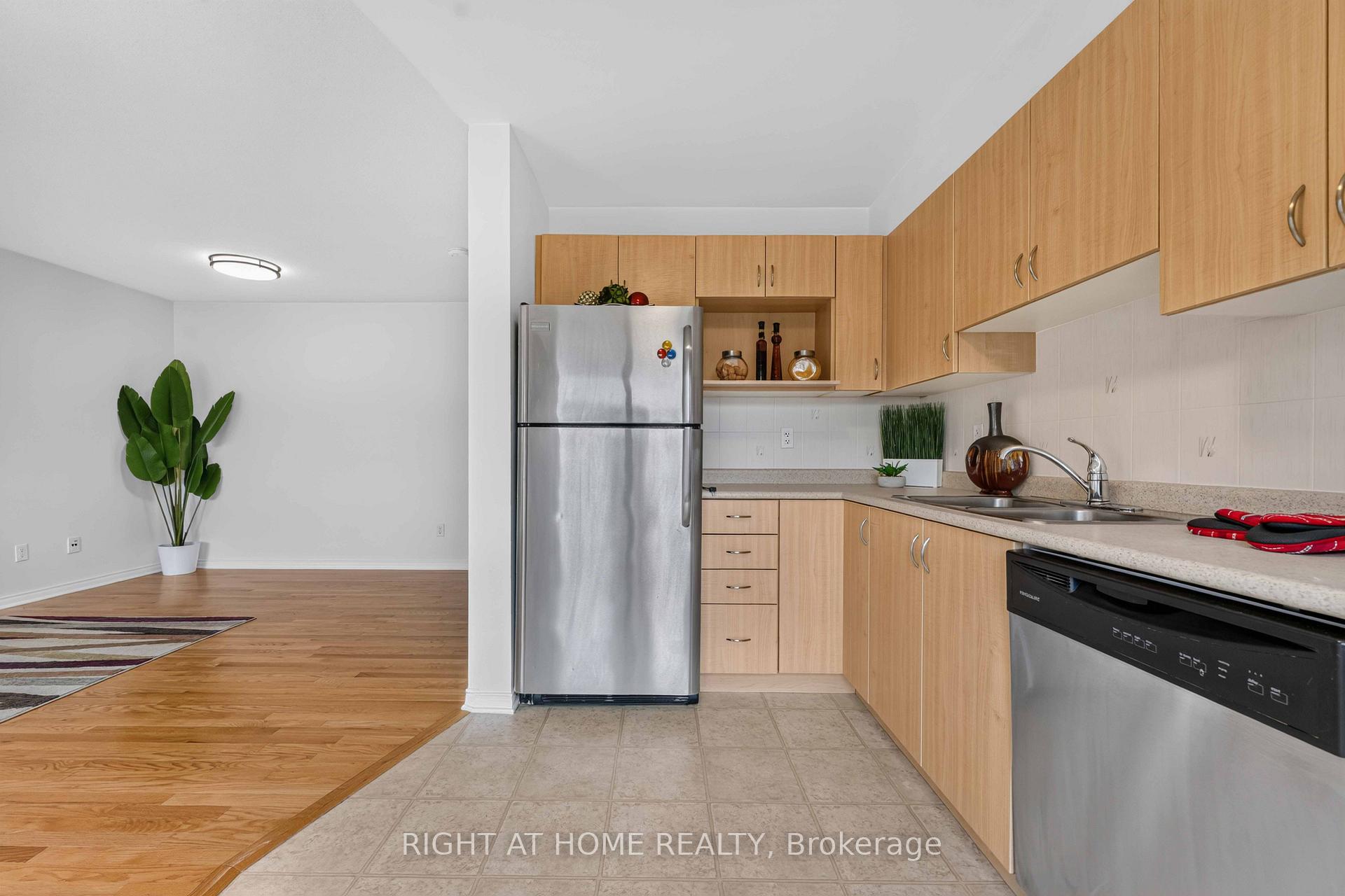 Photo 11 of 343 Amici Terrace, Ottawa, Kanata - Emerald Meadows/Trailwest — HOMEH