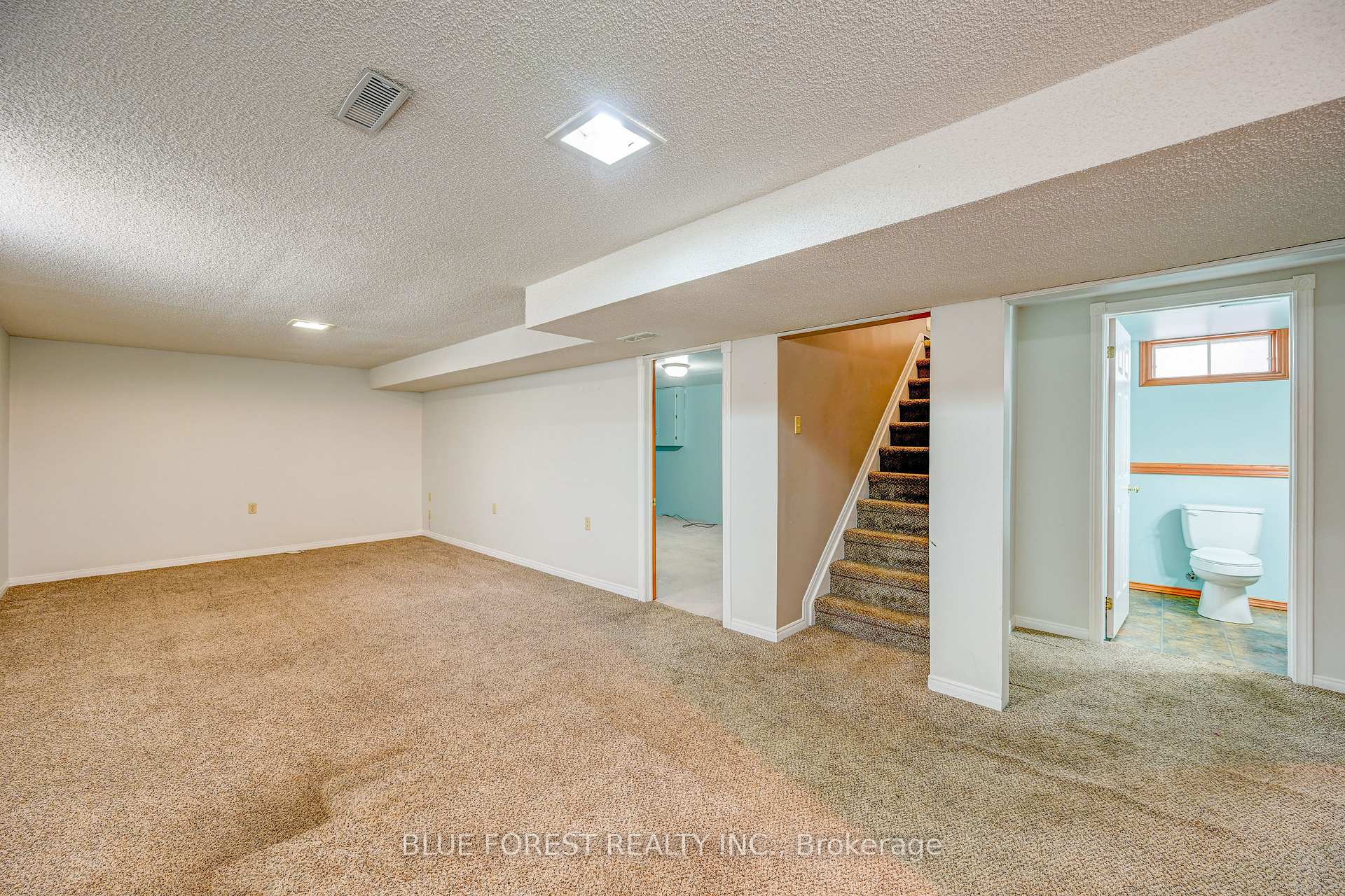 Photo 24 of 132 Ardsley Crescent, London, North I — HOMEH