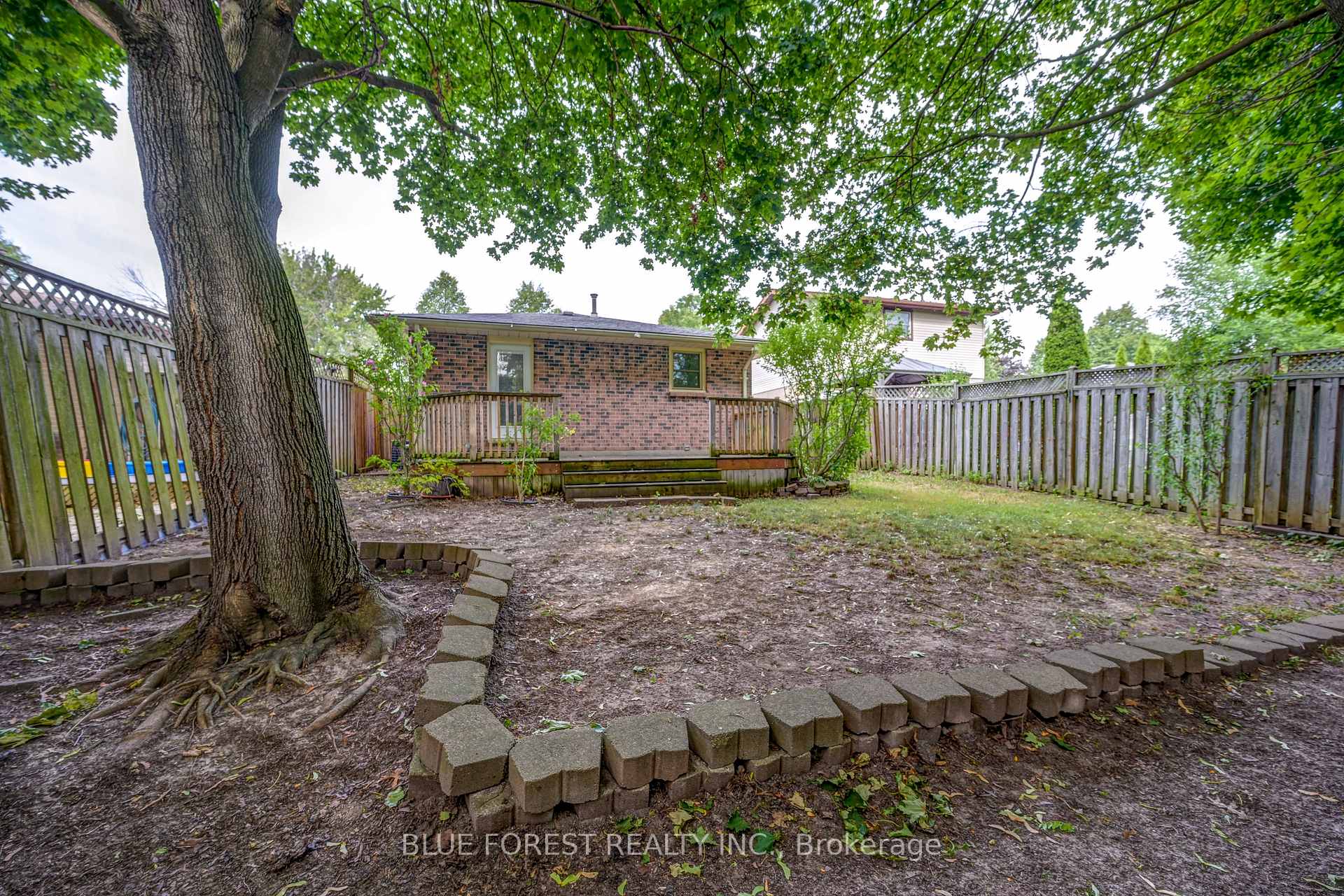 Photo 28 of 132 Ardsley Crescent, London, North I — HOMEH