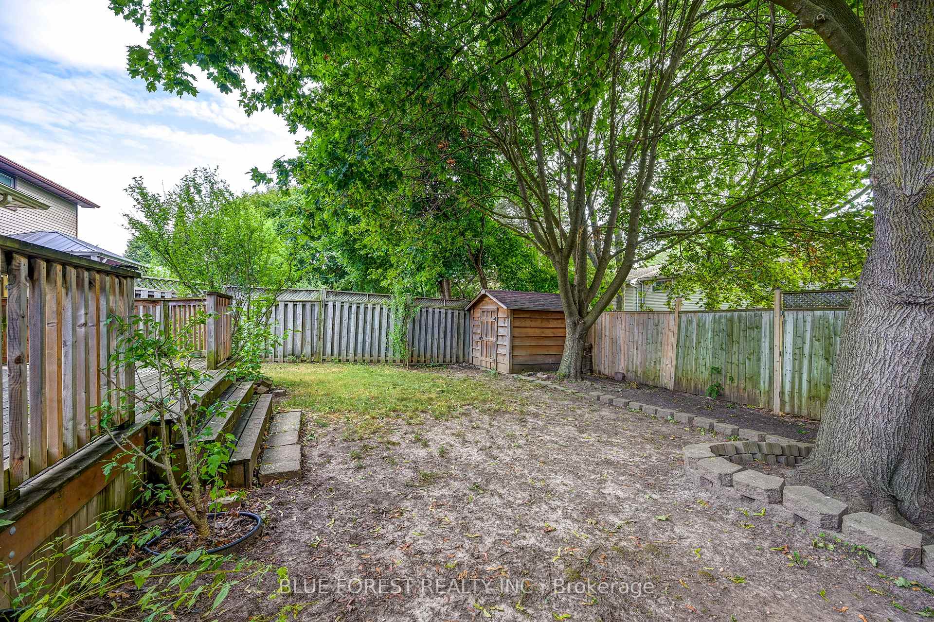 Photo 30 of 132 Ardsley Crescent, London, North I — HOMEH