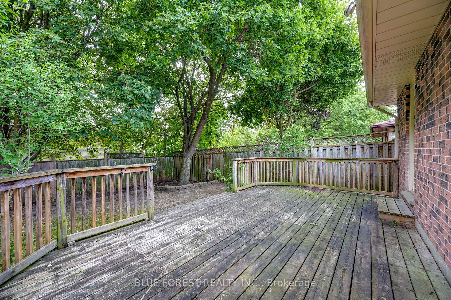 Photo 34 of 132 Ardsley Crescent, London, North I — HOMEH