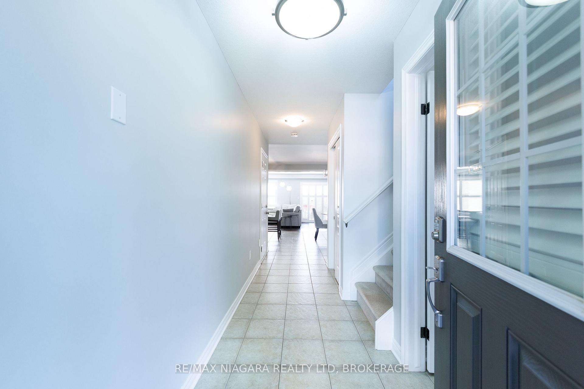 Photo 4 of 6610 Mary Drive, Niagara Falls, Forestview — HOMEH