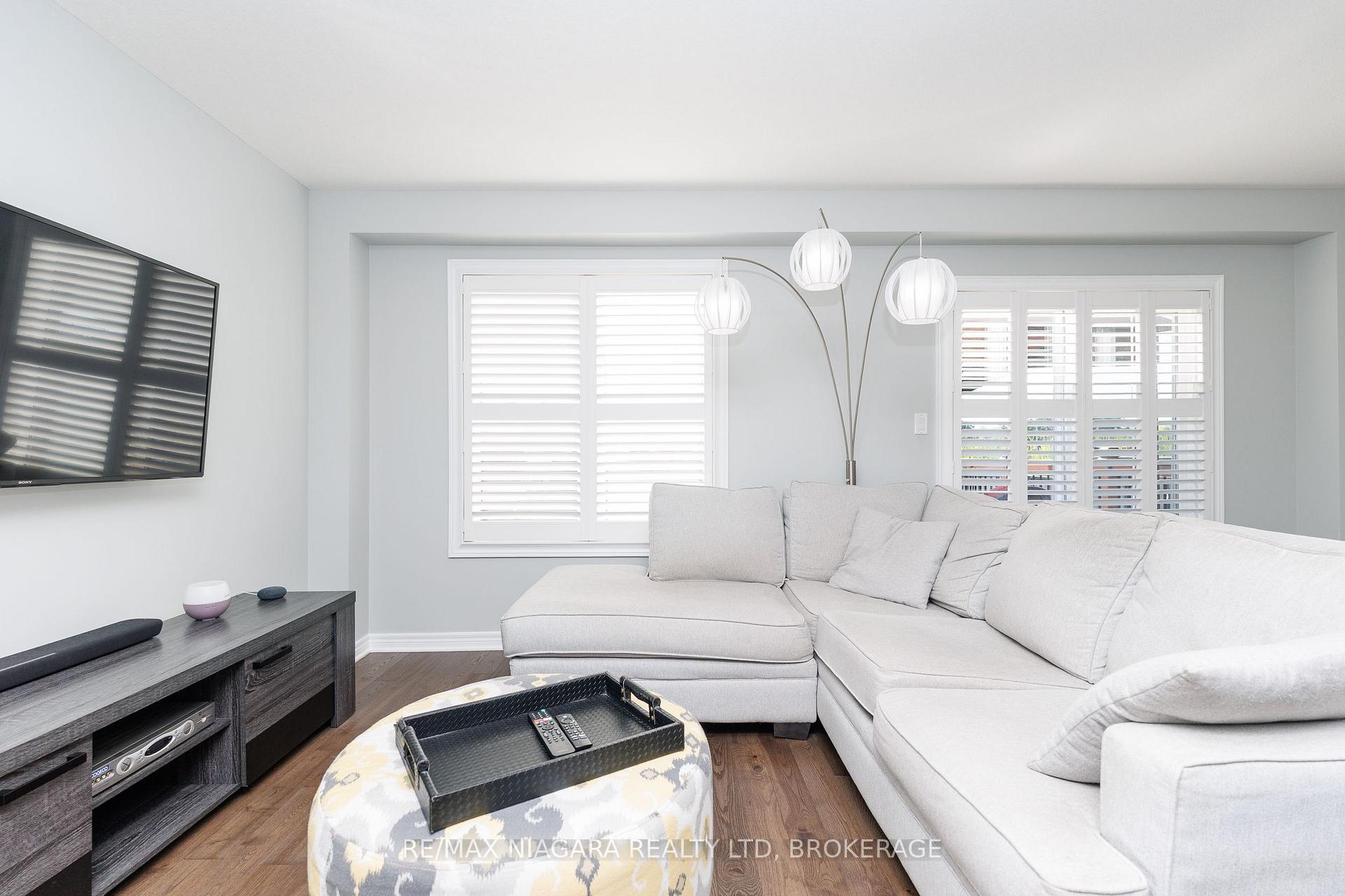 Photo 5 of 6610 Mary Drive, Niagara Falls, Forestview — HOMEH