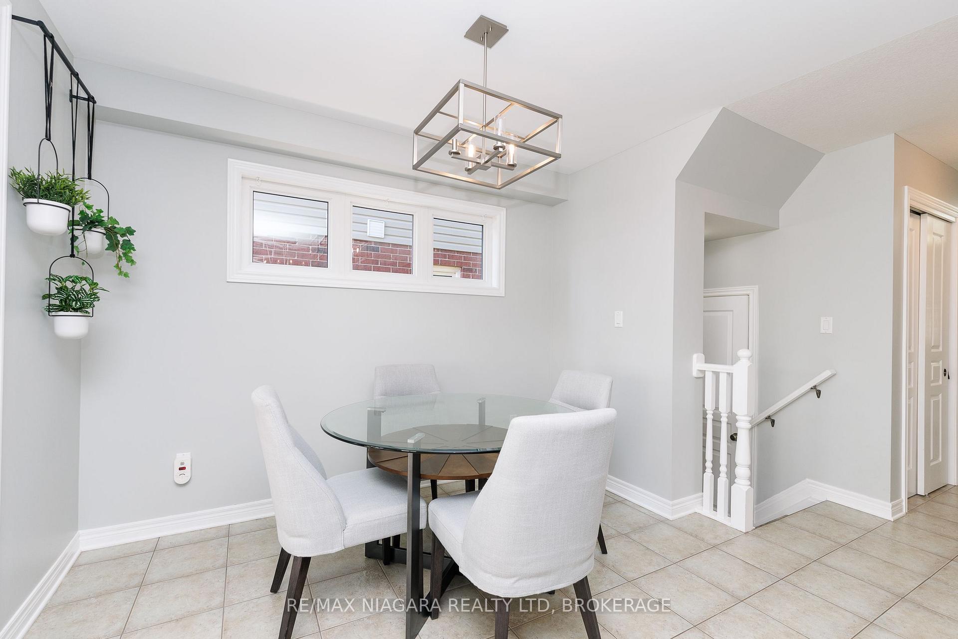 Photo 10 of 6610 Mary Drive, Niagara Falls, Forestview — HOMEH
