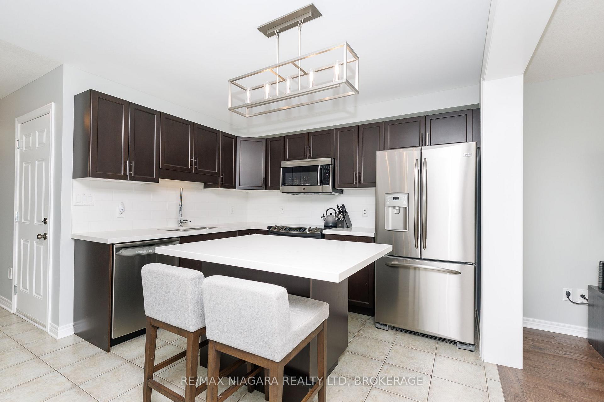 Photo 12 of 6610 Mary Drive, Niagara Falls, Forestview — HOMEH