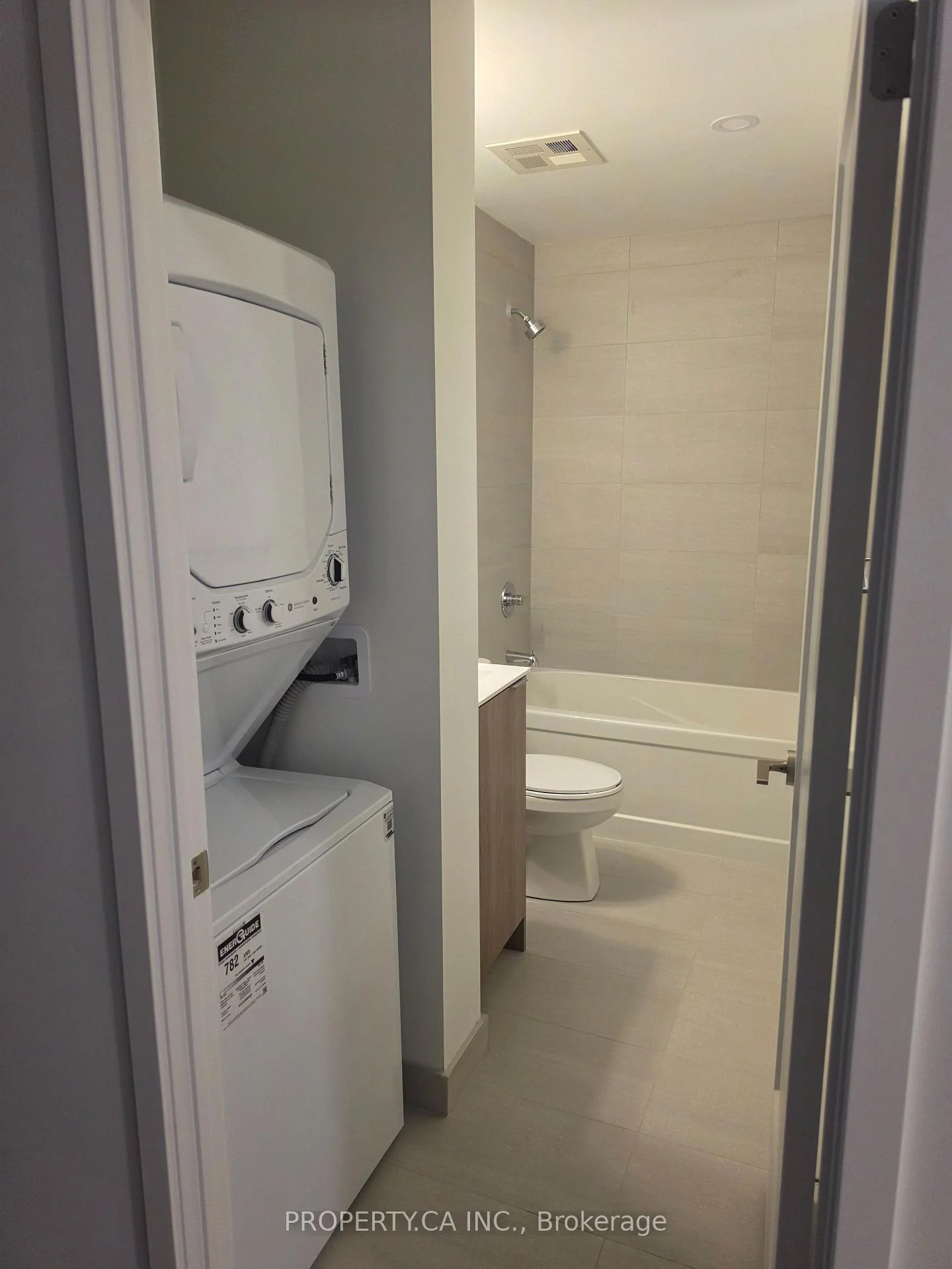 Photo 5 of Unit 221, 20 Deans Drive, Scarborough, Clairlea-Birchmount — HOMEH