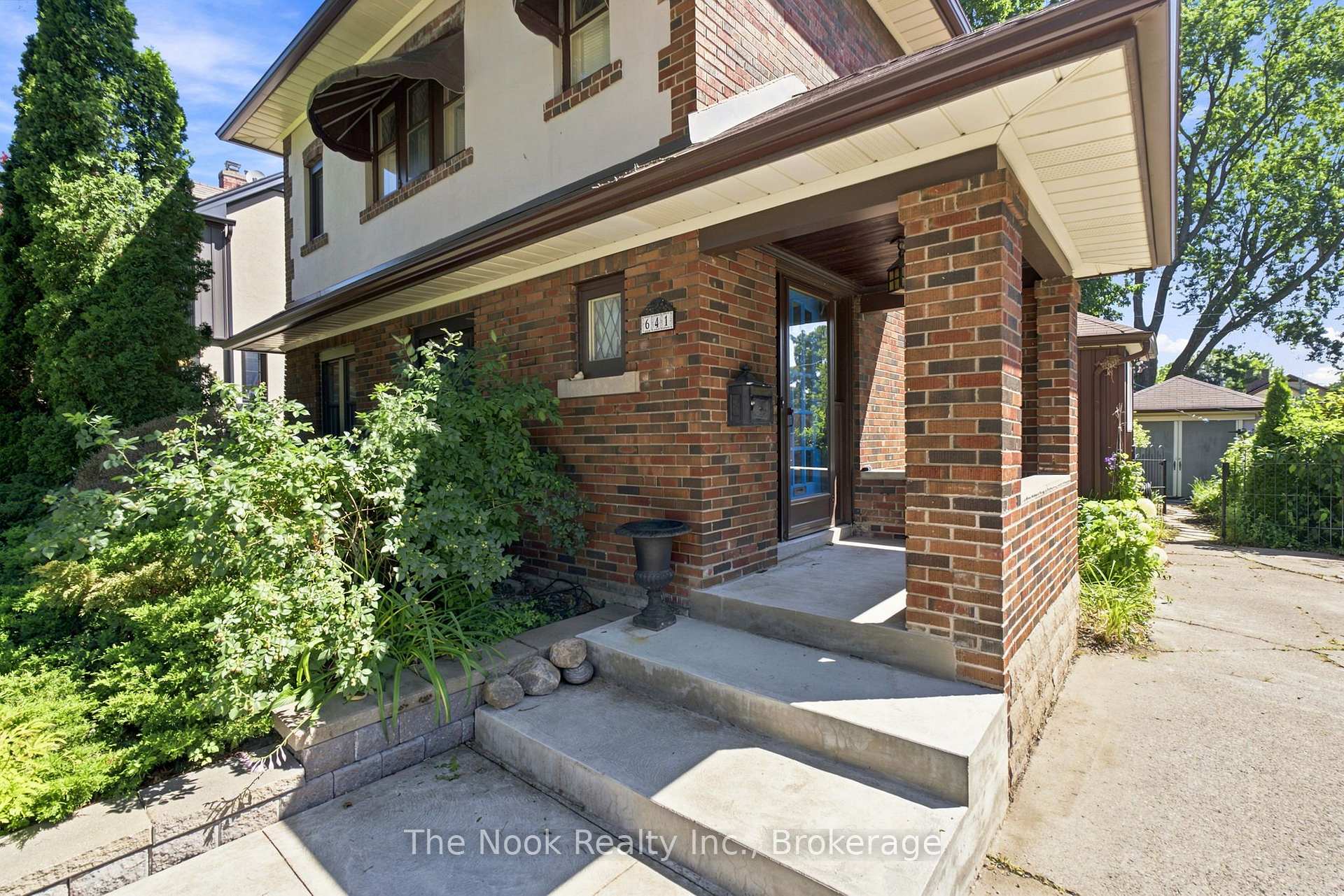 Photo 3 of 641 Masson Street, Oshawa, O'Neill — HOMEH