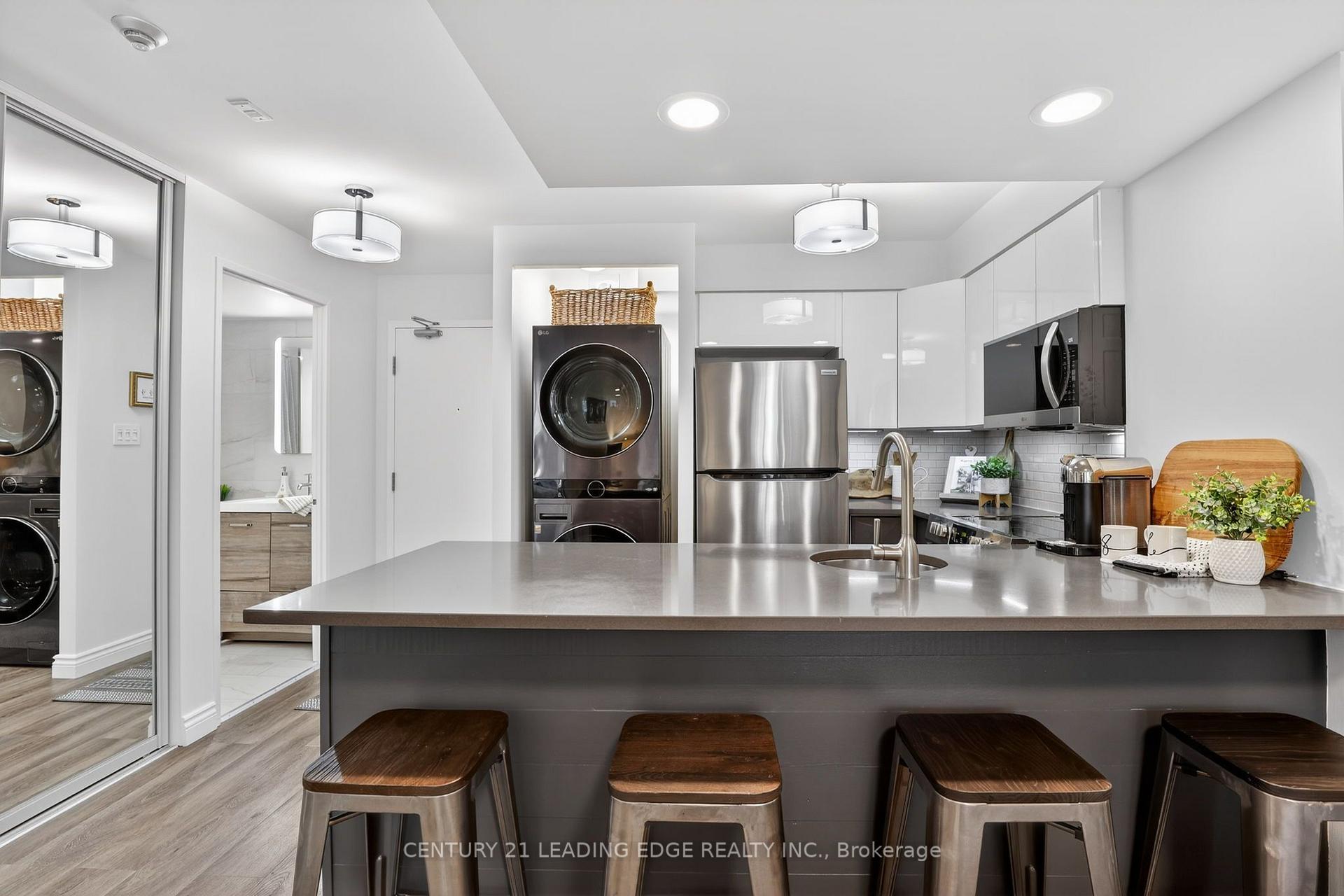 Photo 11 of Unit 903, 801 King Street W, Toronto, Niagara — HOMEH