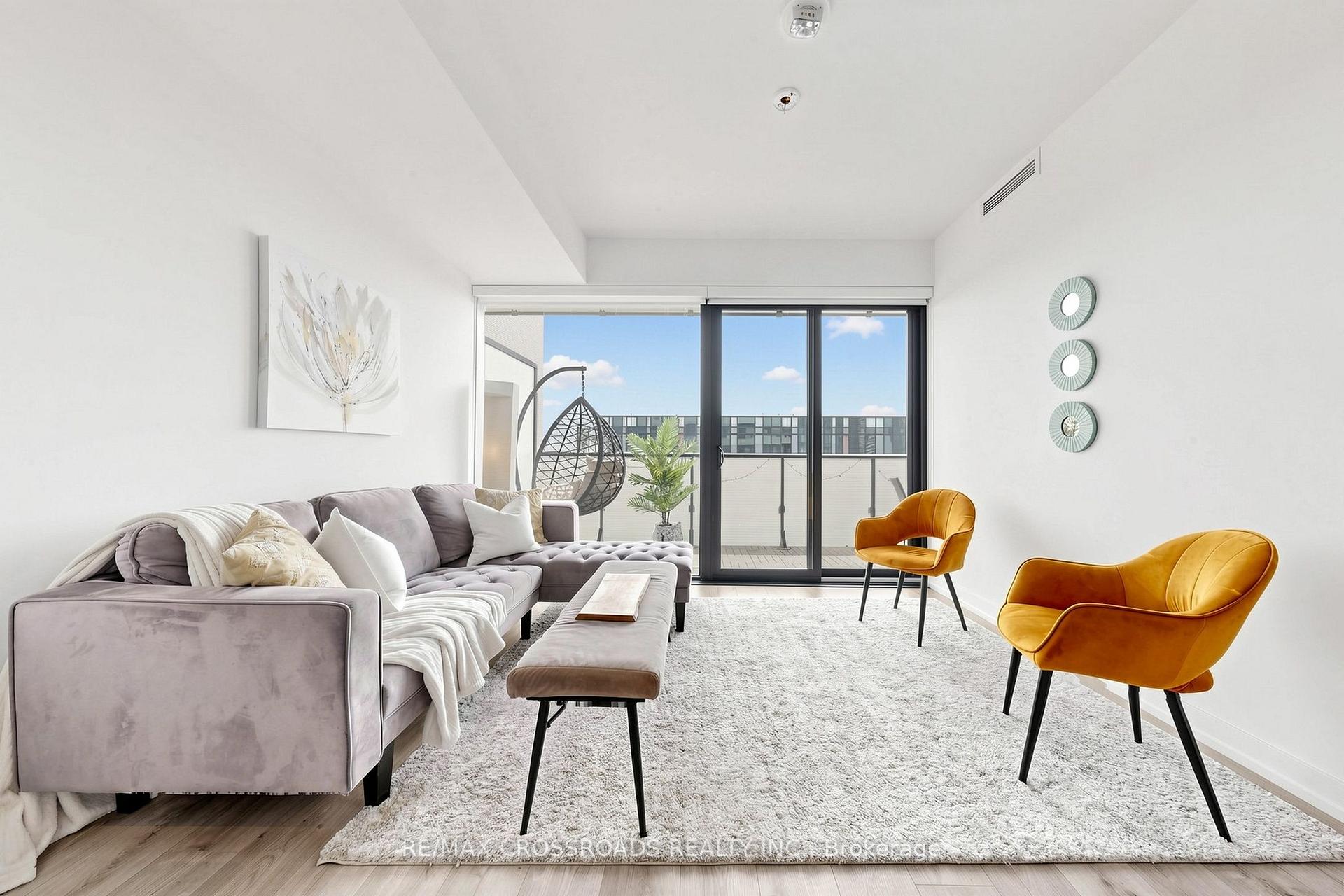 Photo 1 of 161 Roehampton Ave Apt: 4206 Avenue, Toronto, Mount Pleasant West — HOMEH