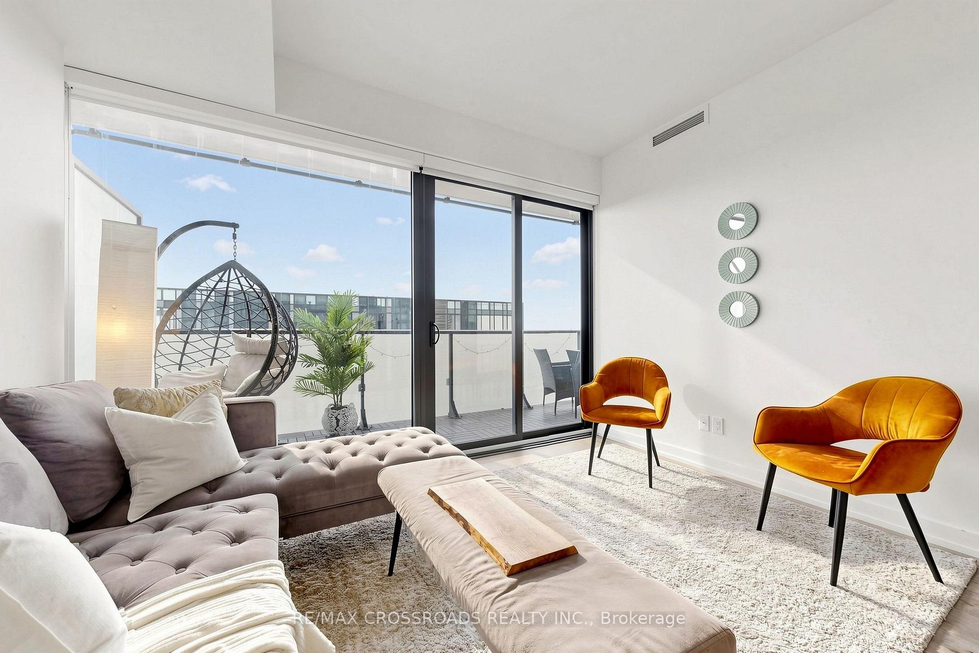 Photo 3 of 161 Roehampton Ave Apt: 4206 Avenue, Toronto, Mount Pleasant West — HOMEH