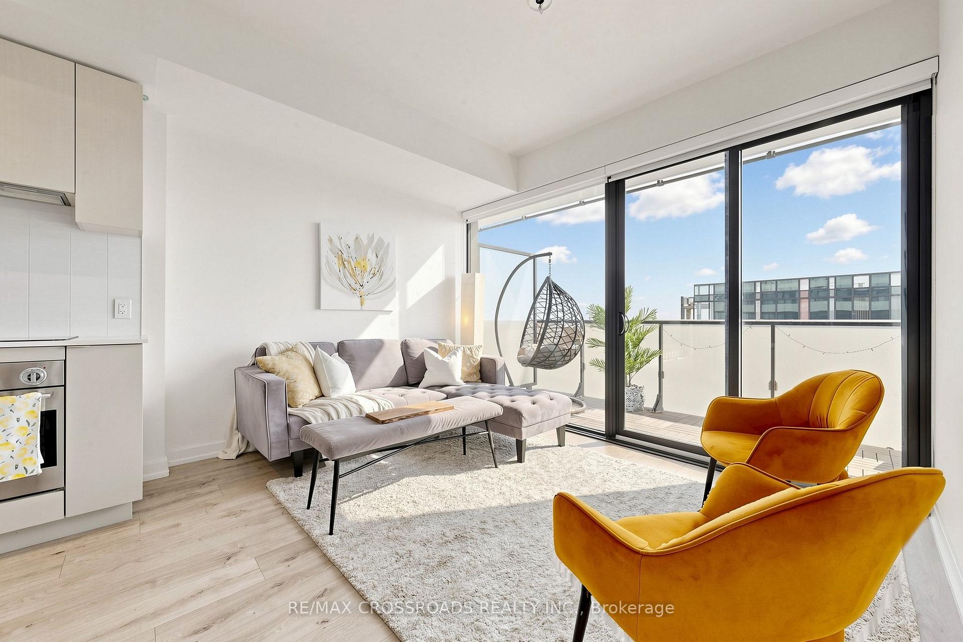 Photo 4 of 161 Roehampton Ave Apt: 4206 Avenue, Toronto, Mount Pleasant West — HOMEH