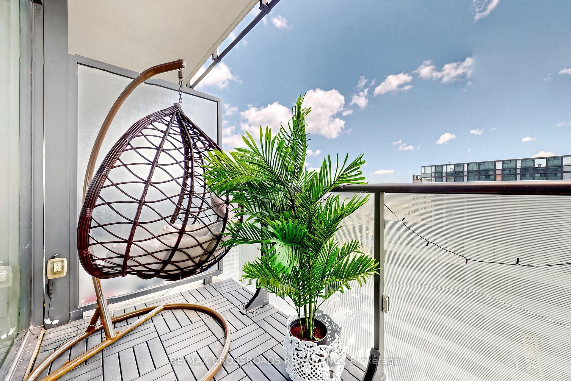 Photo 26 of 161 Roehampton Ave Apt: 4206 Avenue, Toronto, Mount Pleasant West — HOMEH