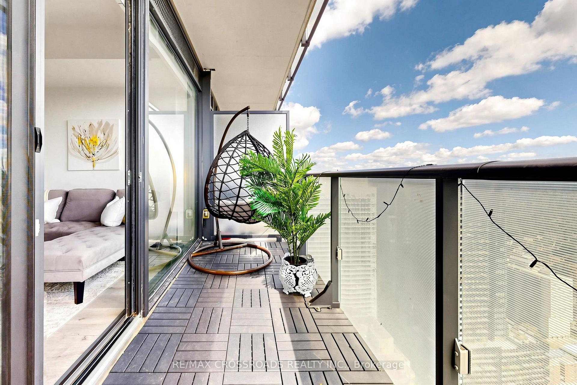 Photo 27 of 161 Roehampton Ave Apt: 4206 Avenue, Toronto, Mount Pleasant West — HOMEH