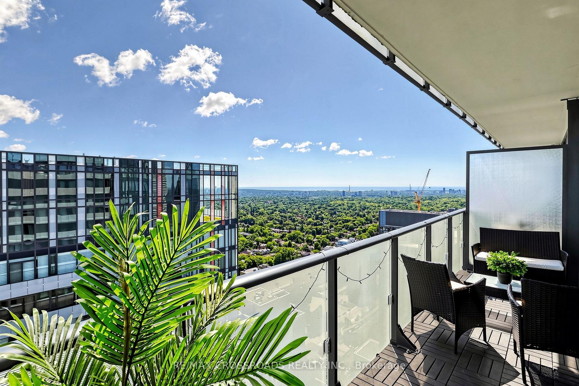Photo 30 of 161 Roehampton Ave Apt: 4206 Avenue, Toronto, Mount Pleasant West — HOMEH