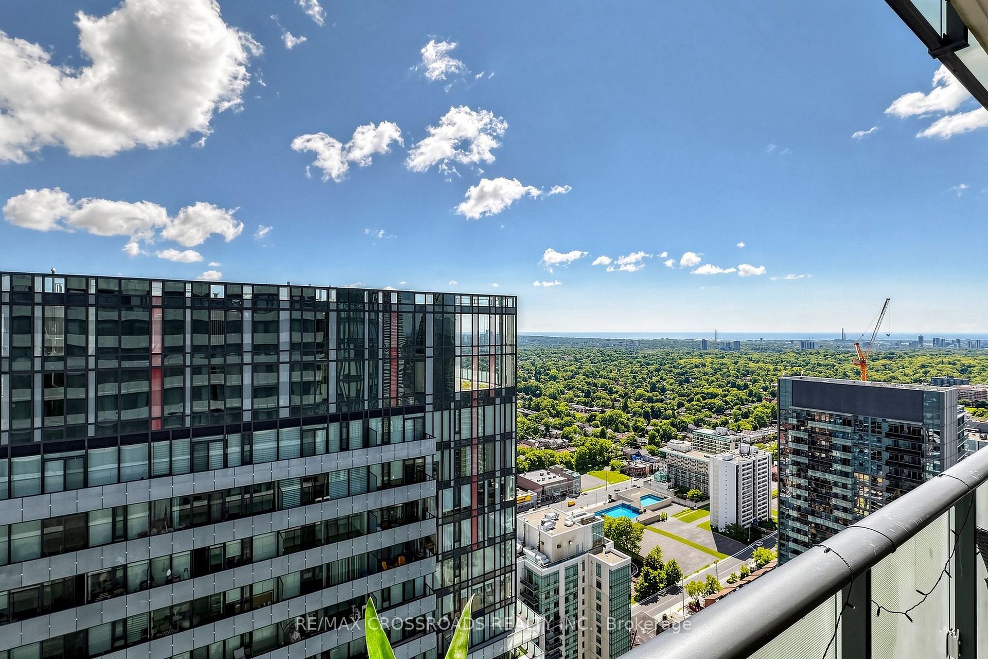 Photo 31 of 161 Roehampton Ave Apt: 4206 Avenue, Toronto, Mount Pleasant West — HOMEH