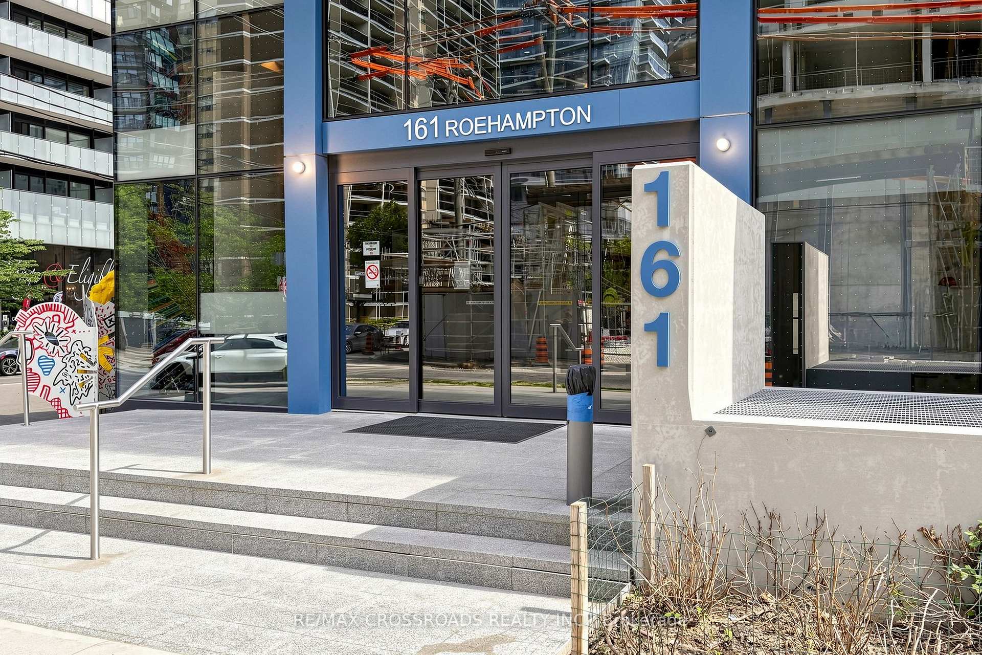 Photo 35 of 161 Roehampton Ave Apt: 4206 Avenue, Toronto, Mount Pleasant West — HOMEH