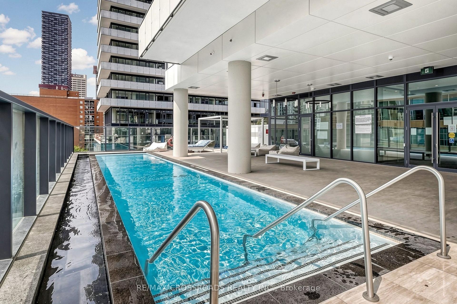 Photo 43 of 161 Roehampton Ave Apt: 4206 Avenue, Toronto, Mount Pleasant West — HOMEH