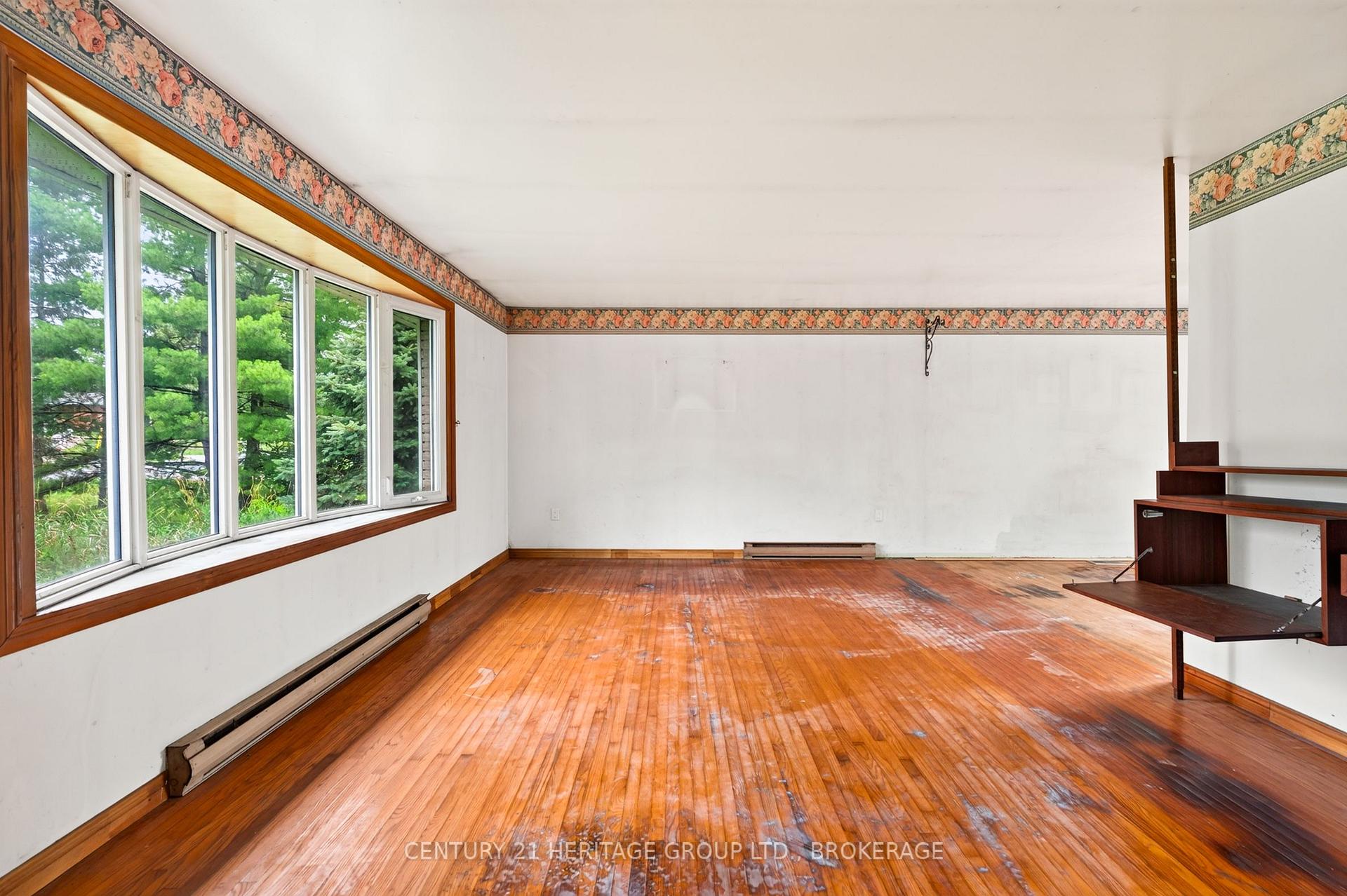 Photo 3 of 2496 Leeman Lane, Kingston, City North of 401 — HOMEH