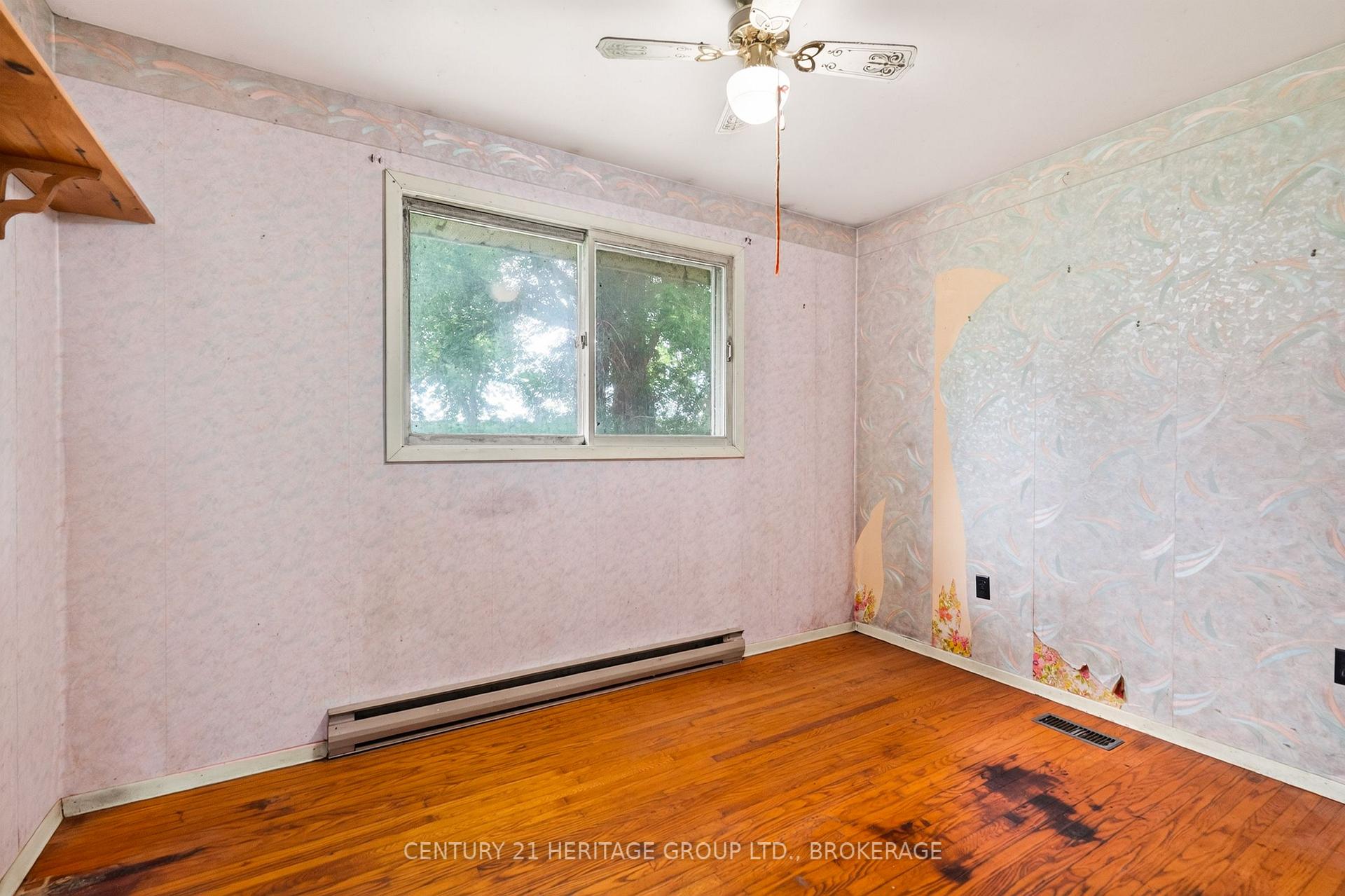 Photo 12 of 2496 Leeman Lane, Kingston, City North of 401 — HOMEH
