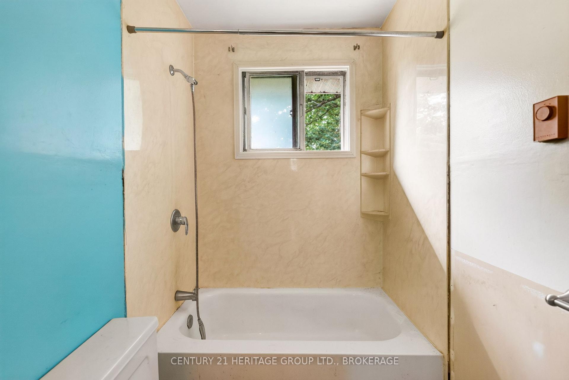 Photo 17 of 2496 Leeman Lane, Kingston, City North of 401 — HOMEH