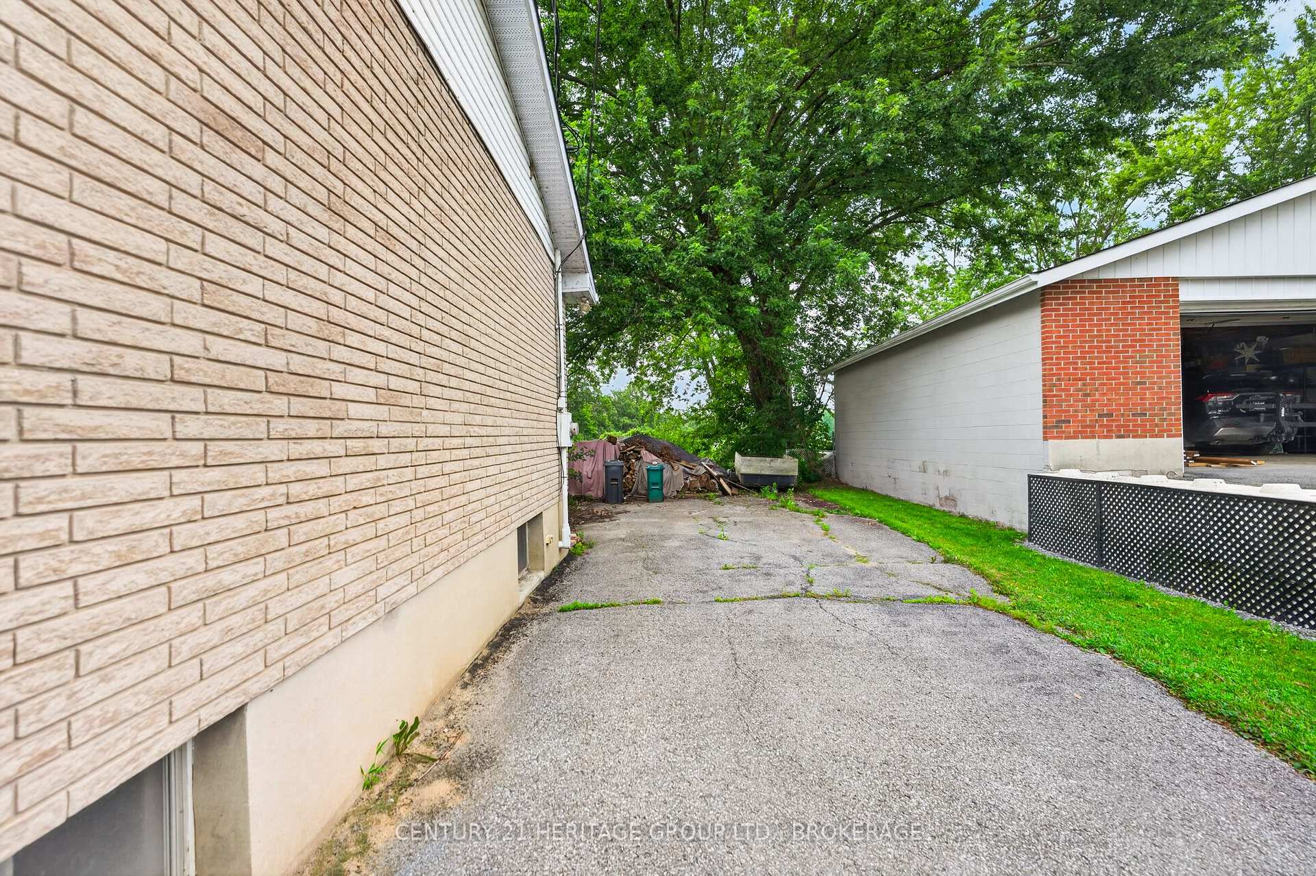 Photo 30 of 2496 Leeman Lane, Kingston, City North of 401 — HOMEH