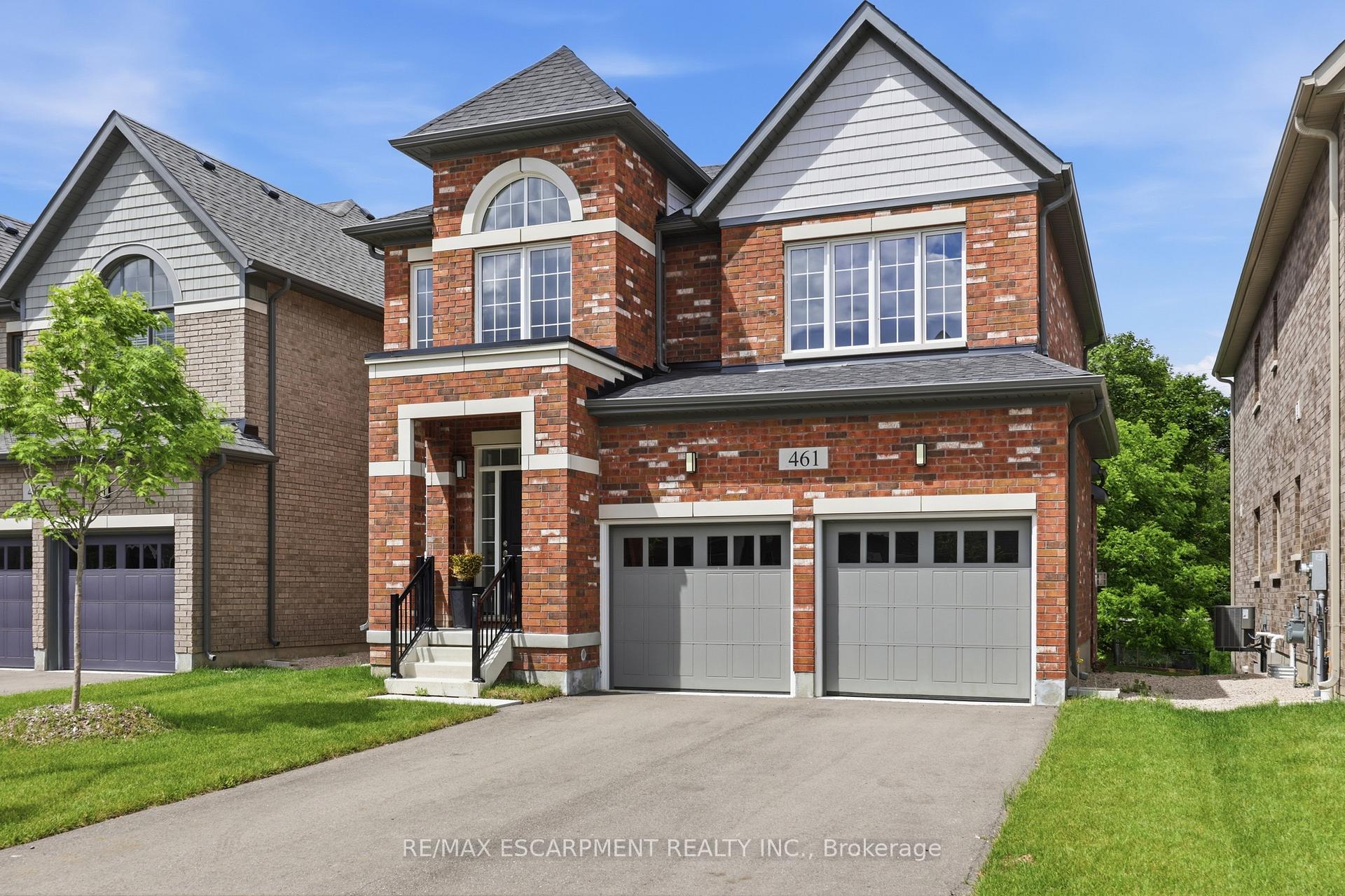 Front of 461 Adelaide Street