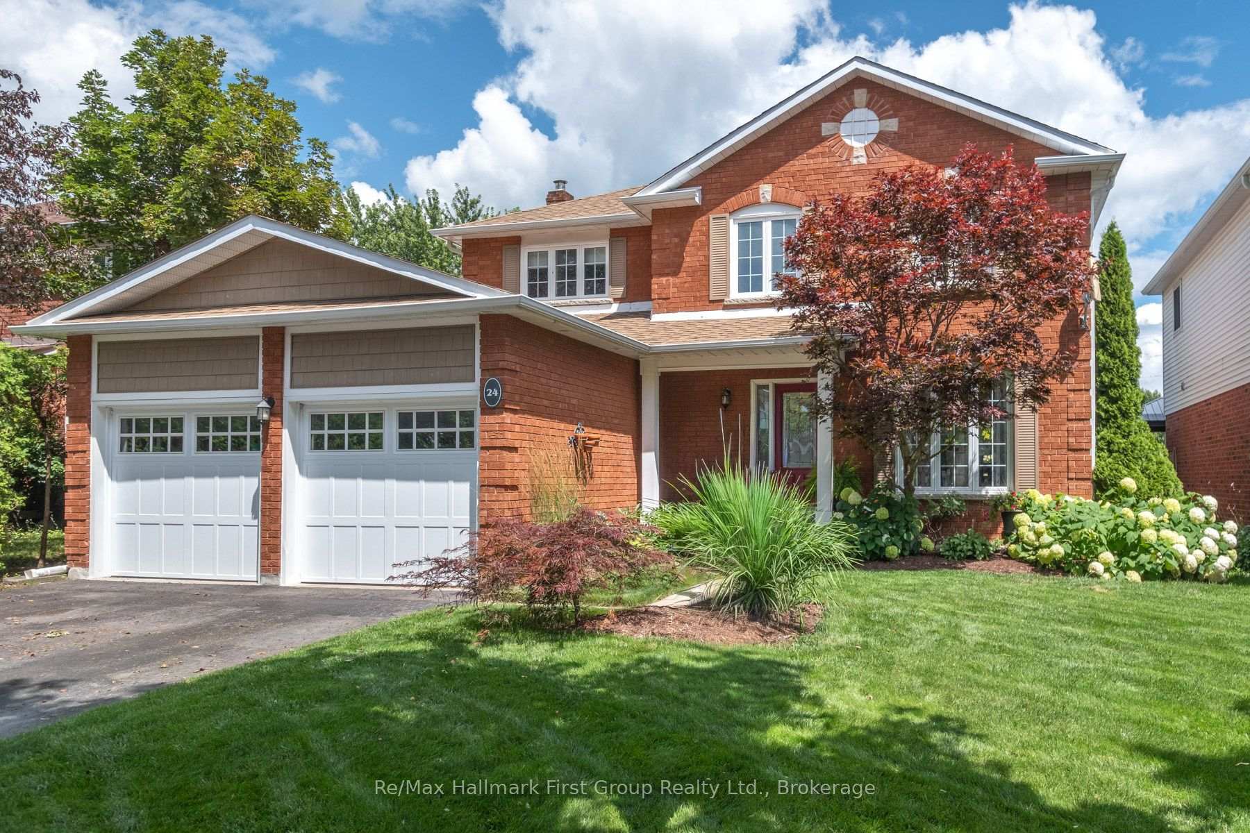 Photo 2 of 24 Strathmanor Drive, Clarington, Bowmanville — HOMEH