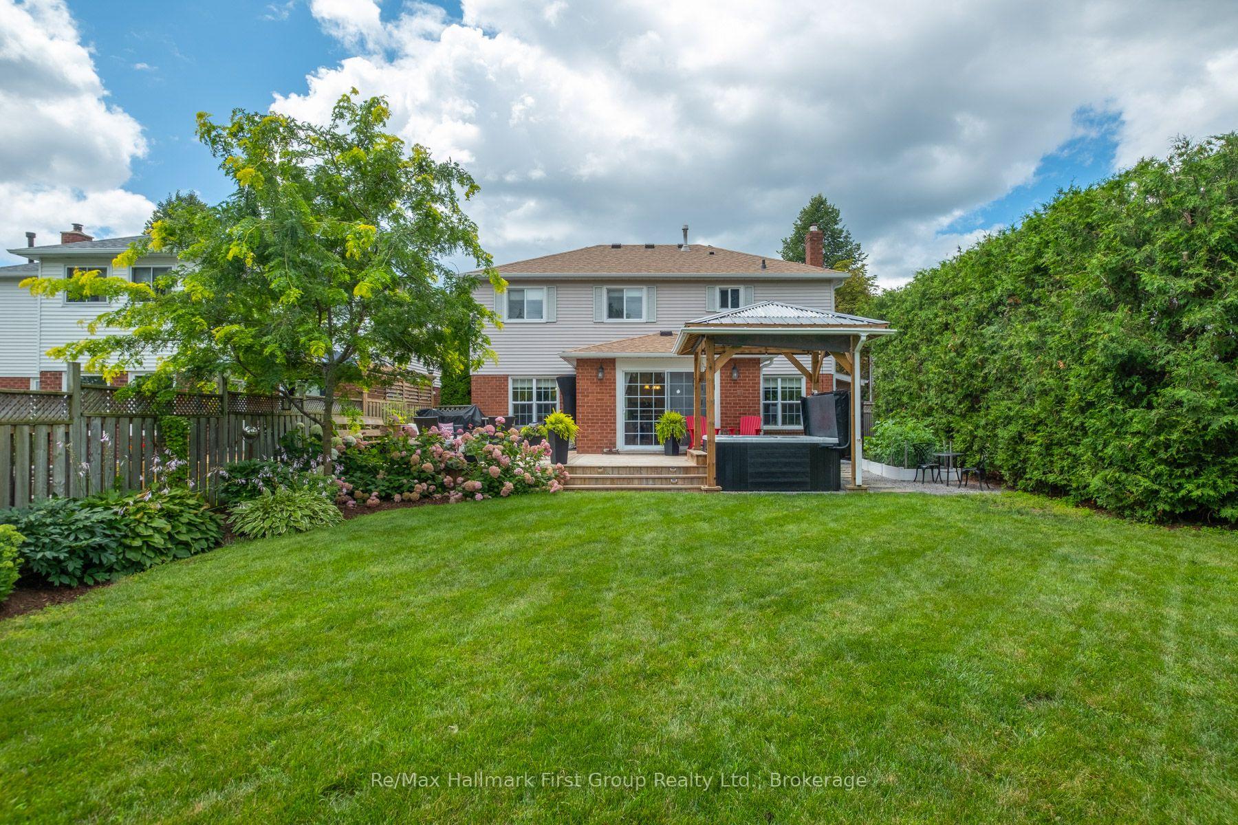 Photo 6 of 24 Strathmanor Drive, Clarington, Bowmanville — HOMEH