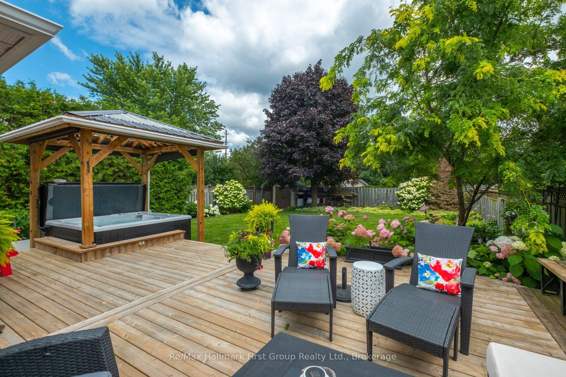 Photo 7 of 24 Strathmanor Drive, Clarington, Bowmanville — HOMEH