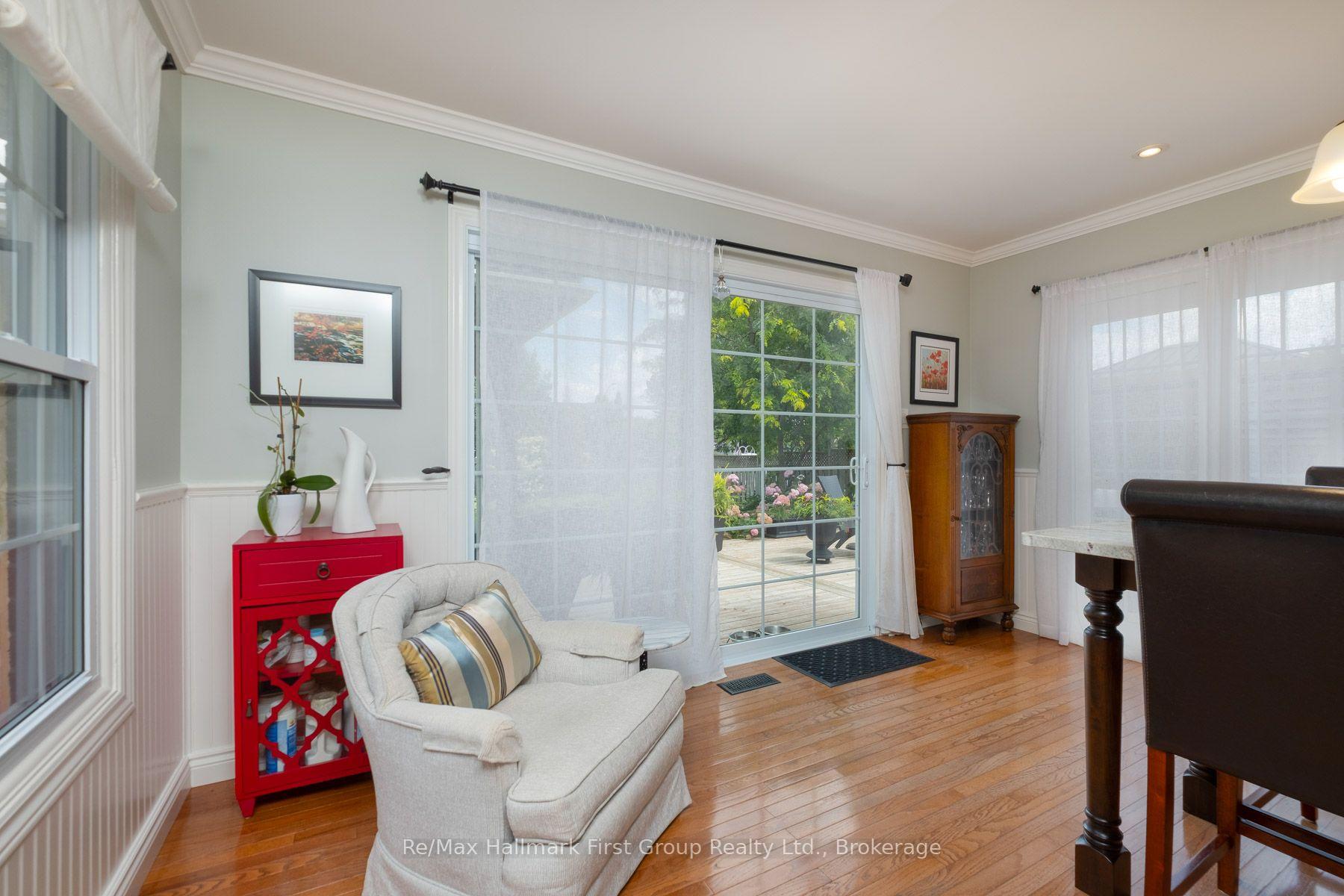 Photo 13 of 24 Strathmanor Drive, Clarington, Bowmanville — HOMEH