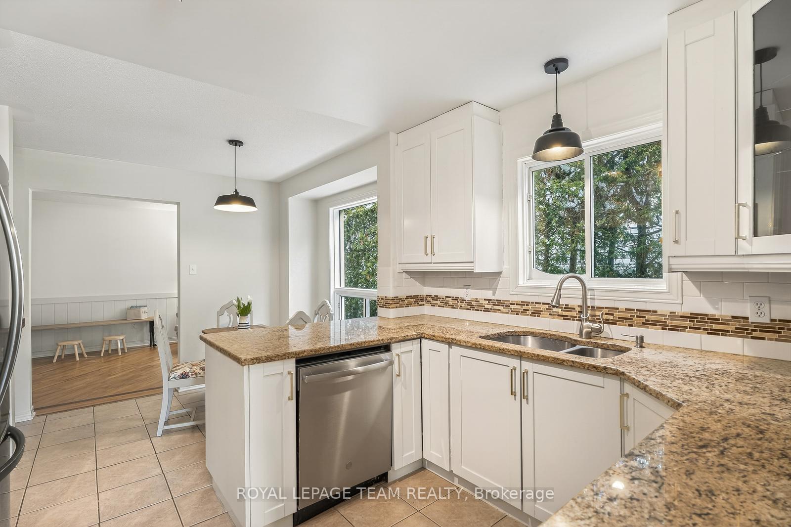Photo 6 of 77 Armagh Way, Ottawa, Barrhaven - Longfields — HOMEH