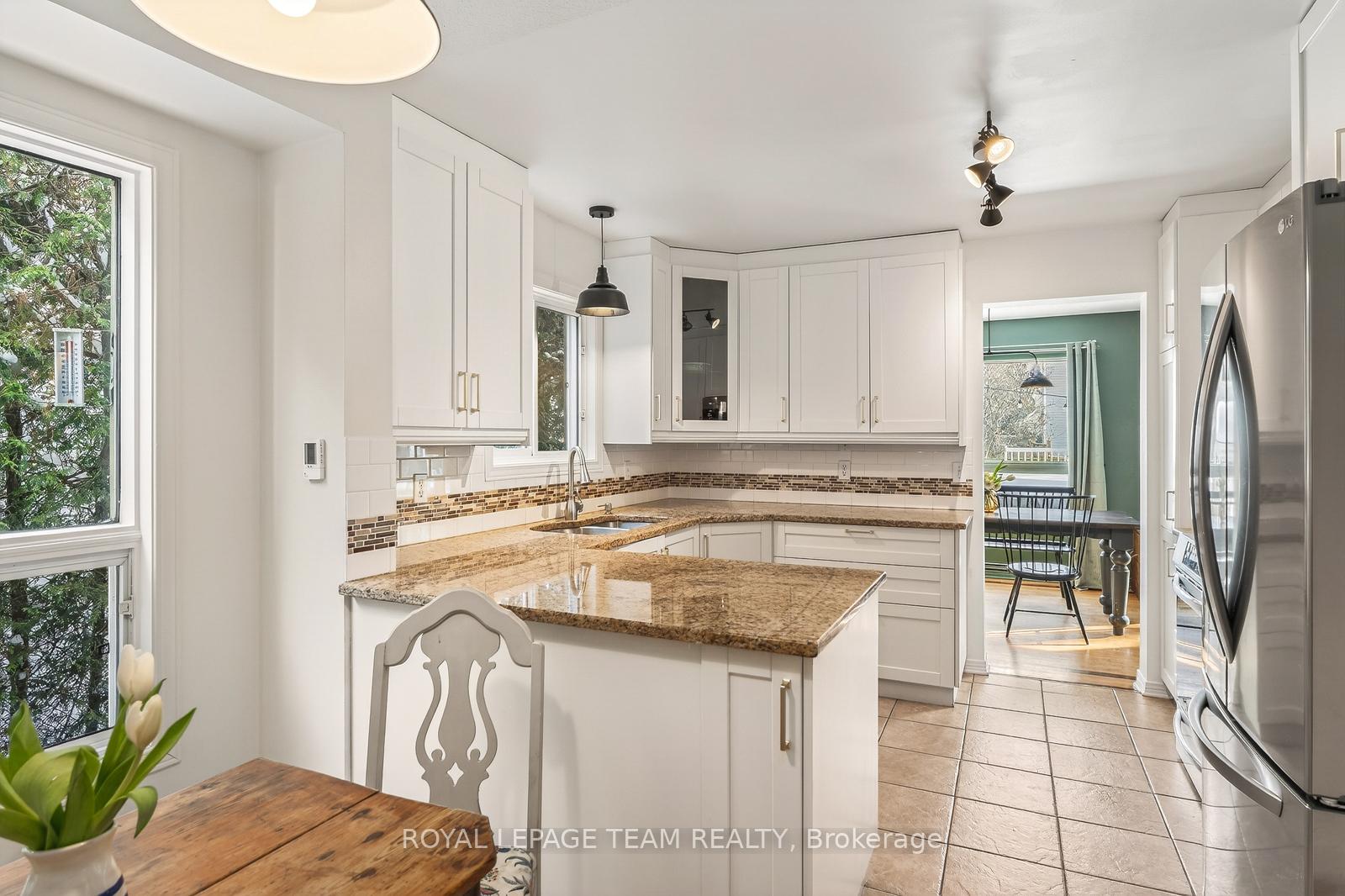 Photo 9 of 77 Armagh Way, Ottawa, Barrhaven - Longfields — HOMEH
