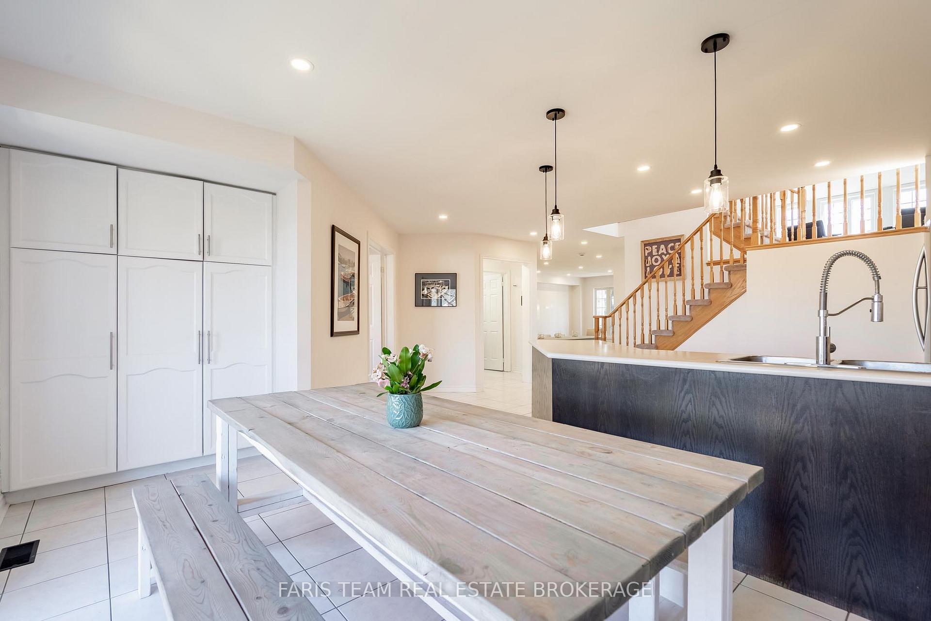 Photo 28 of 4 Whispering Pine Place, Barrie, Bayshore — HOMEH