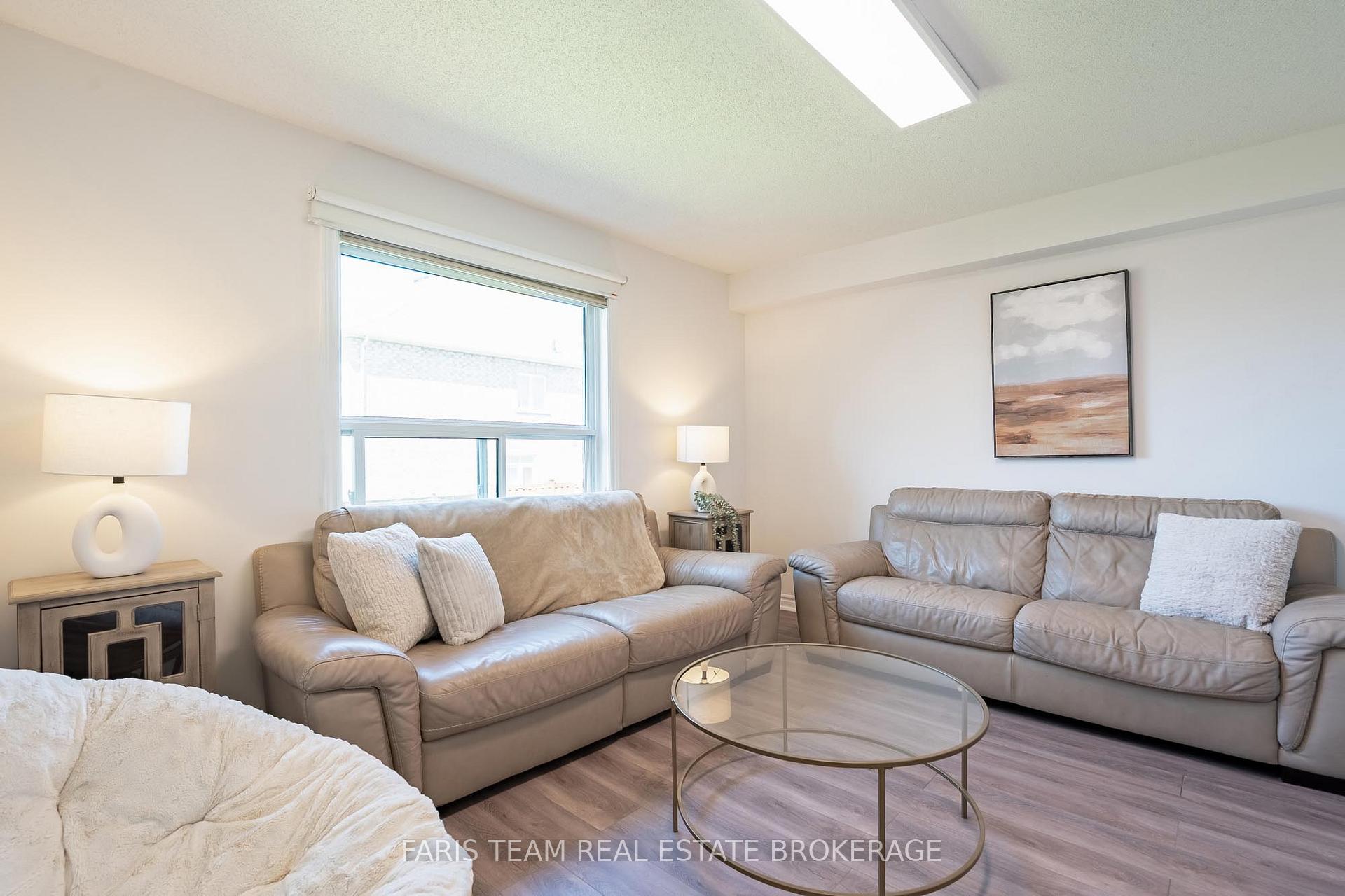 Photo 37 of 4 Whispering Pine Place, Barrie, Bayshore — HOMEH