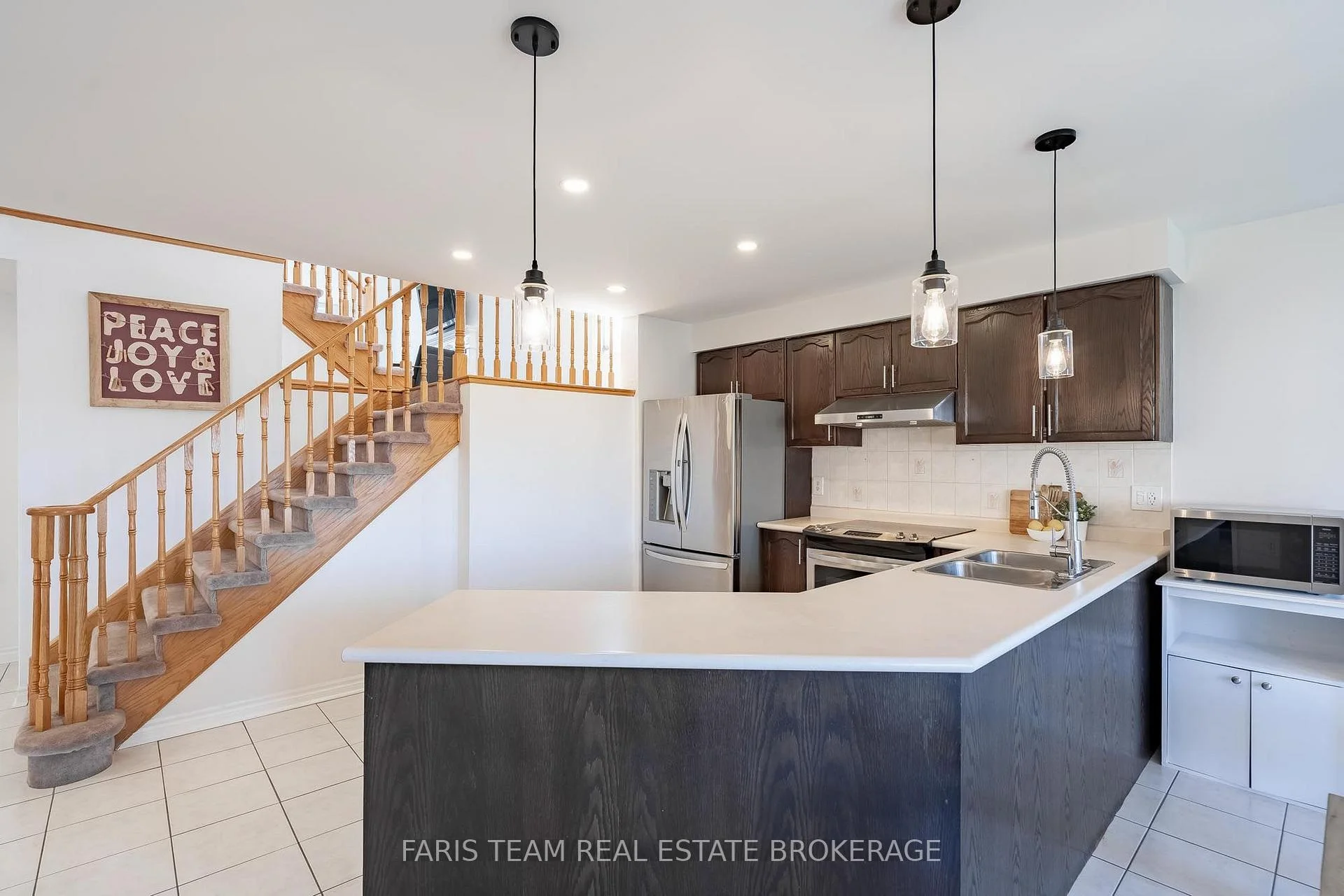 Photo 21 of 4 Whispering Pine Place, Barrie, Bayshore — HOMEH